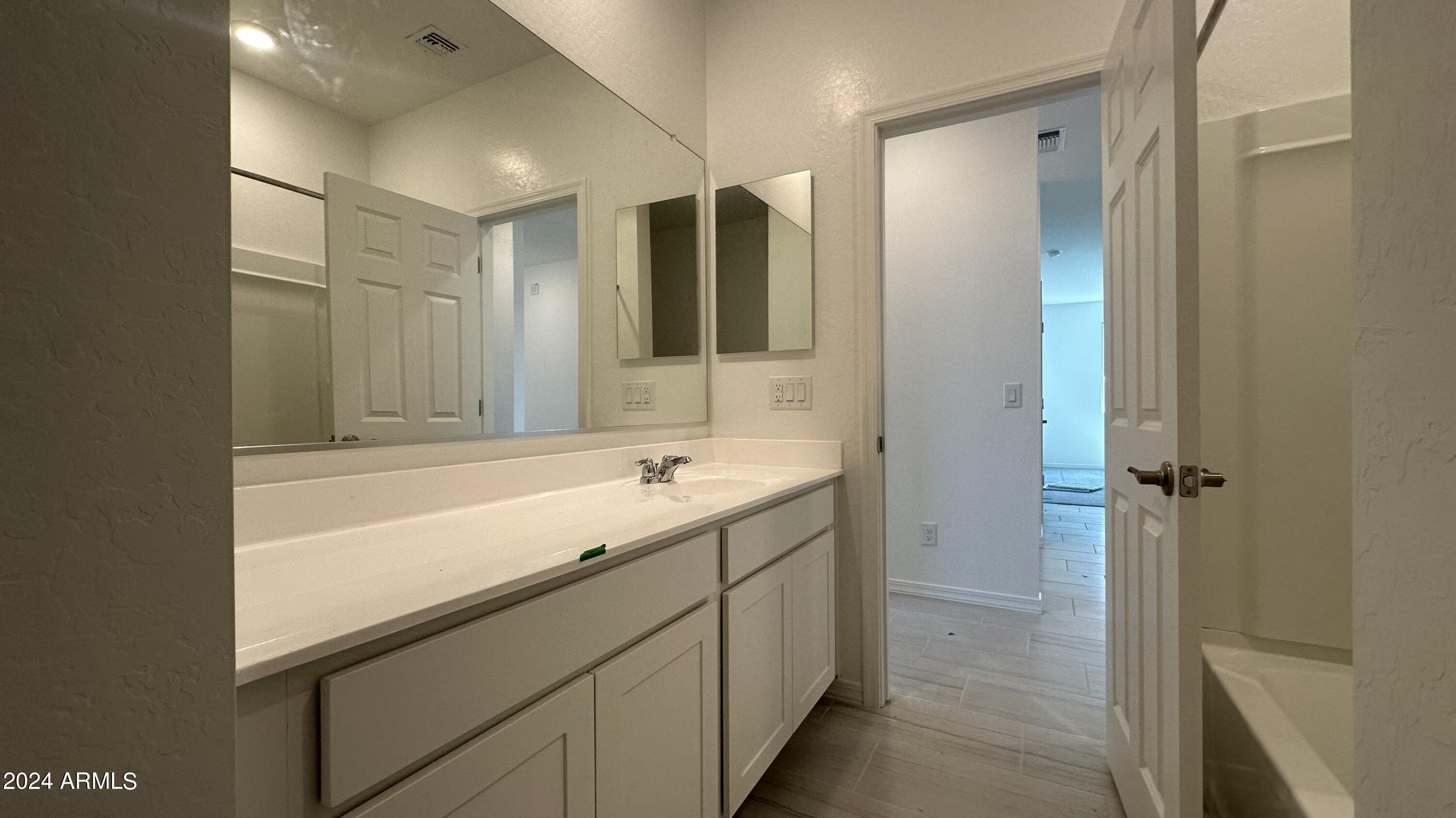 3411 E VALLEYHIGH Trail