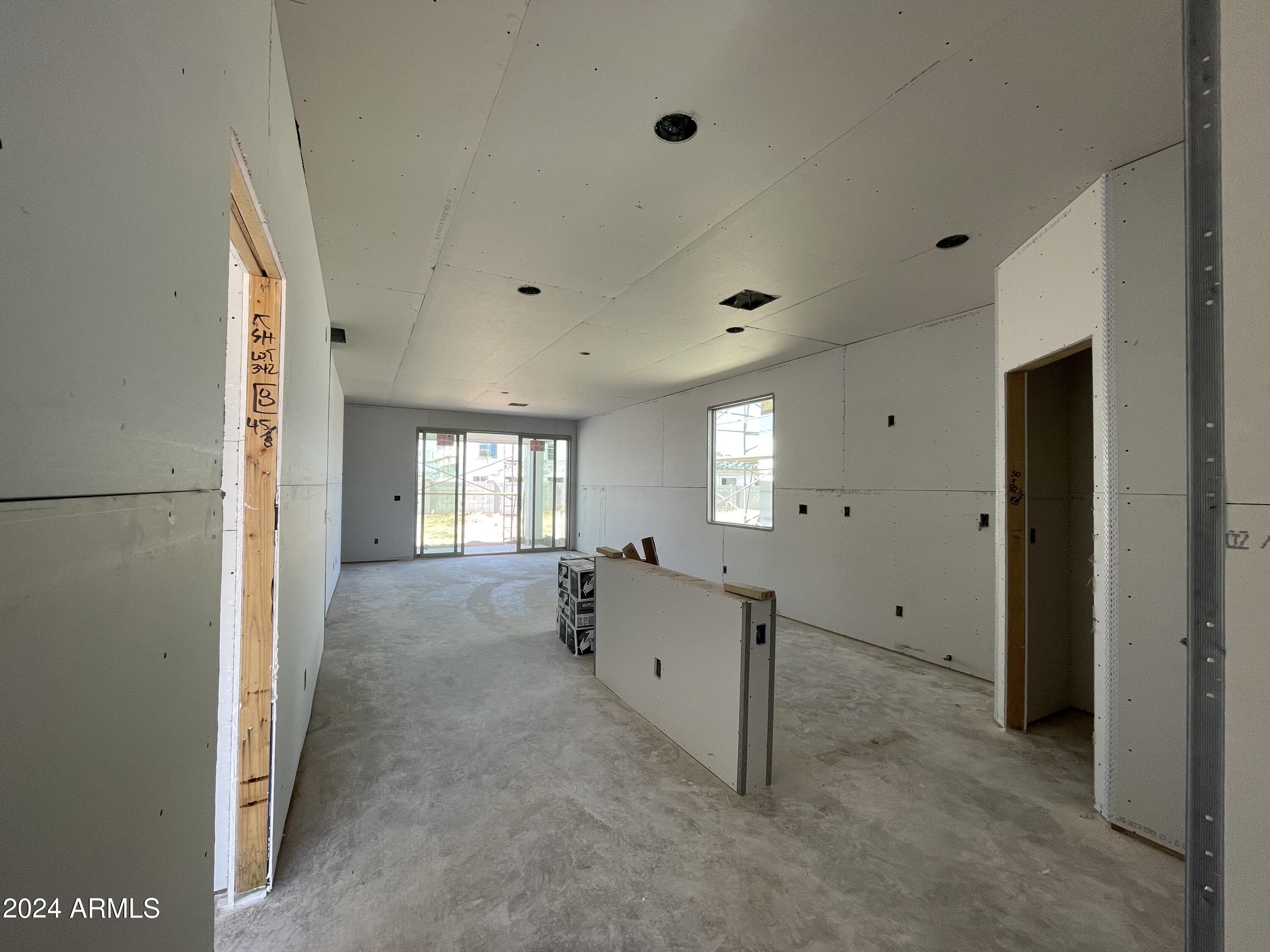 6120 S CALDERON --