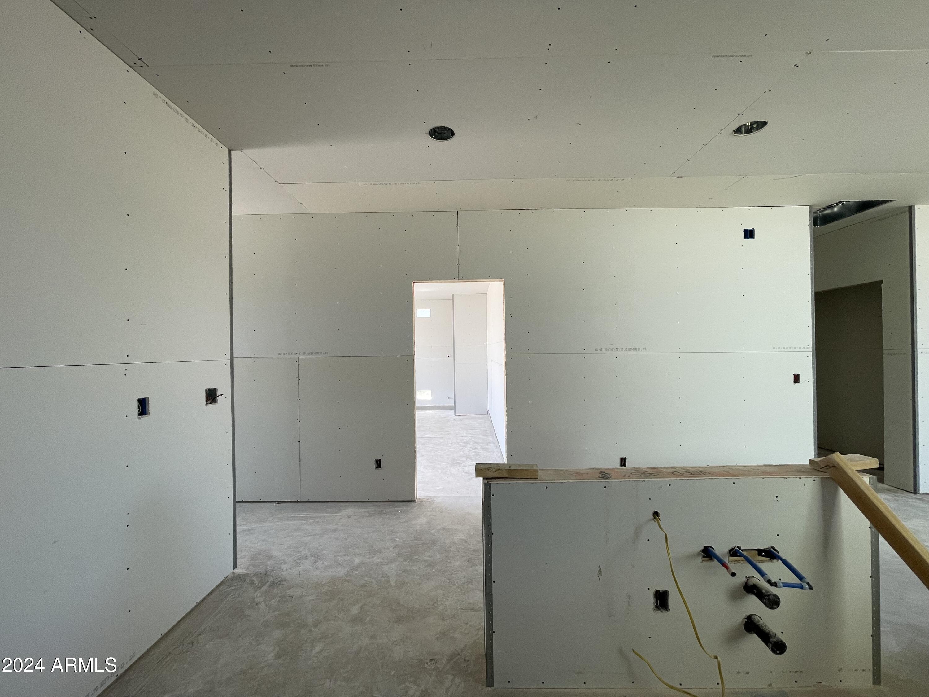 6120 S CALDERON --