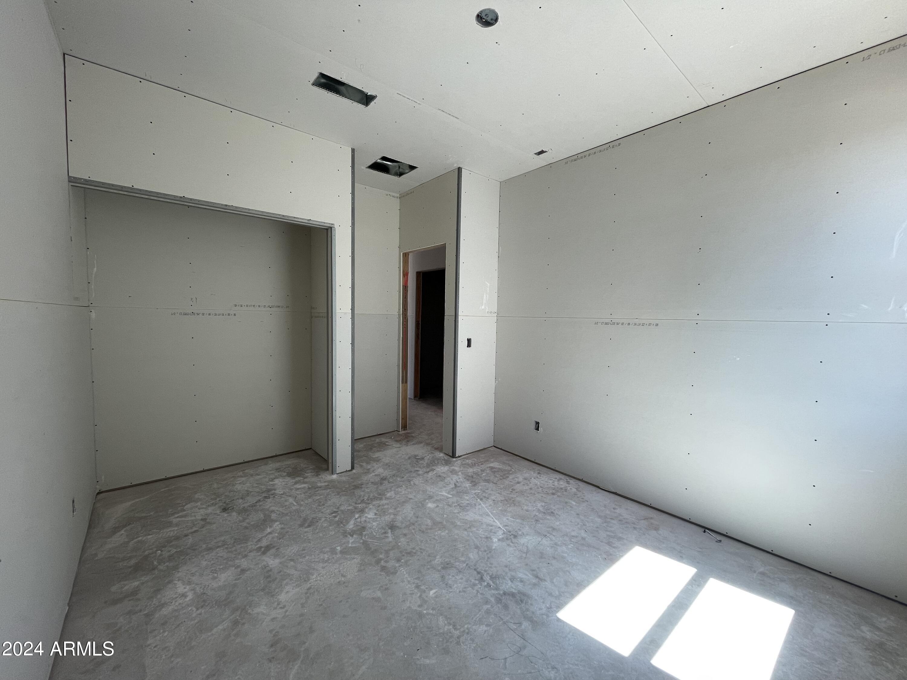 6120 S CALDERON --