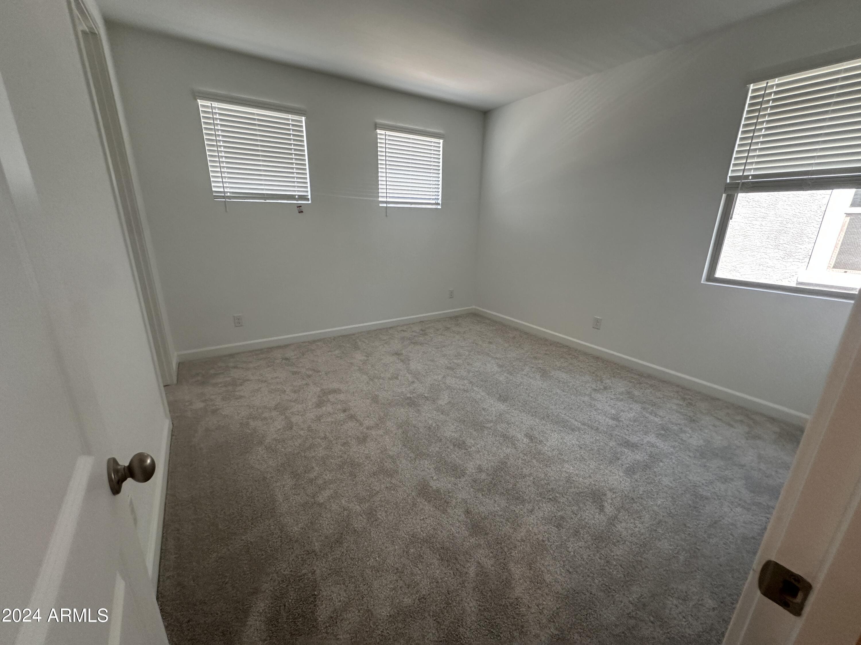 11337 E ULYSSES Avenue