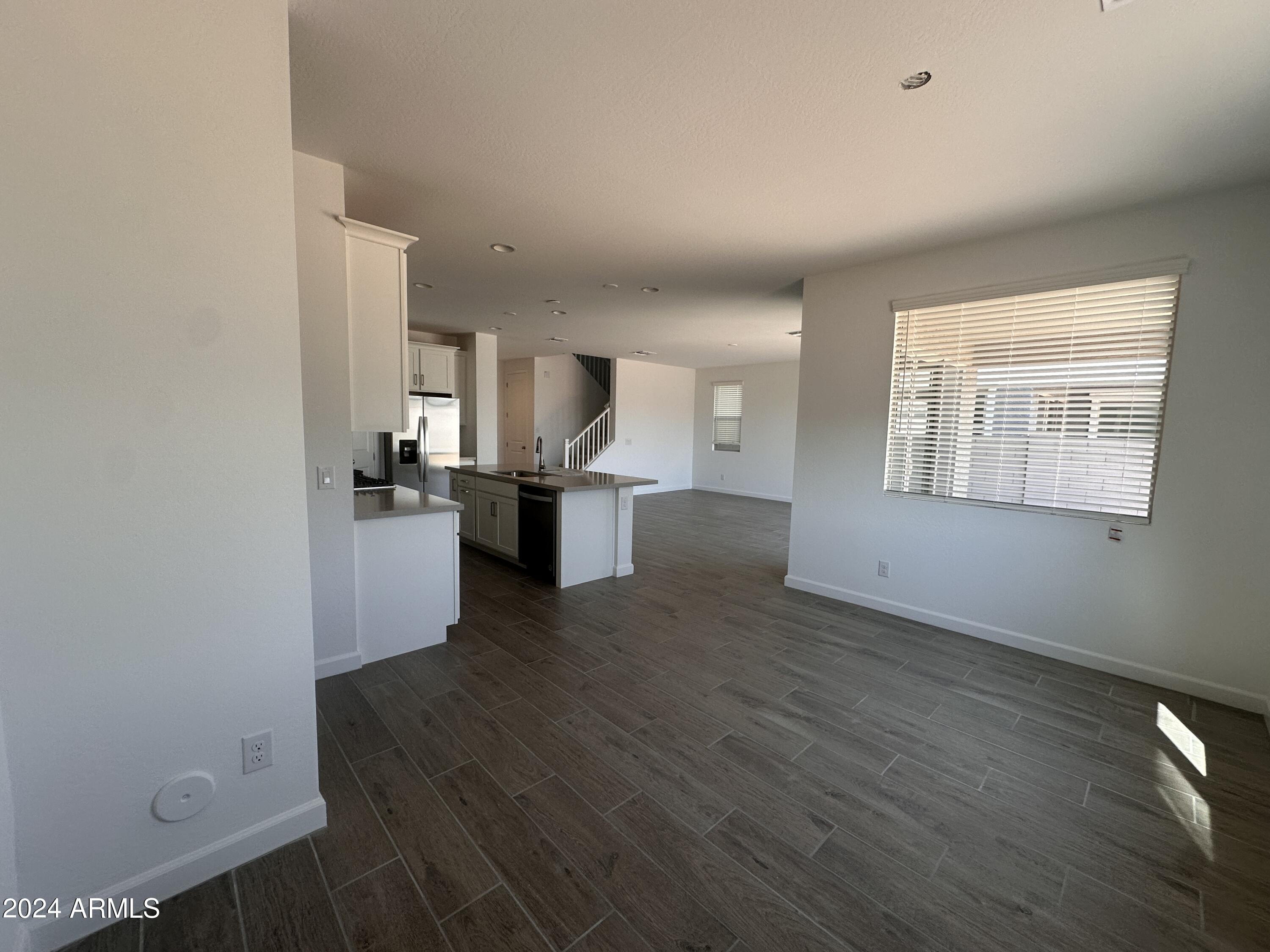 11337 E ULYSSES Avenue