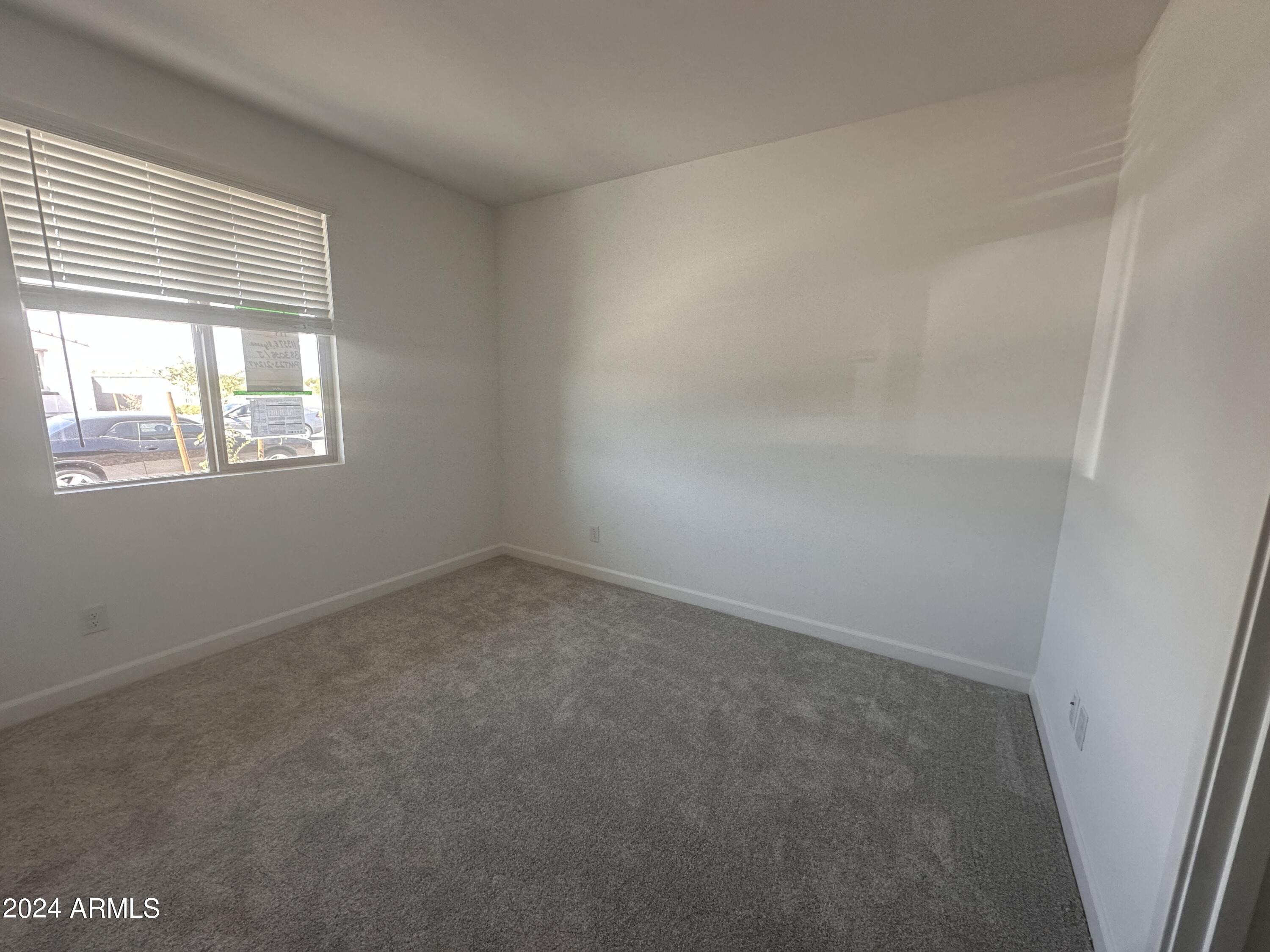 11337 E ULYSSES Avenue