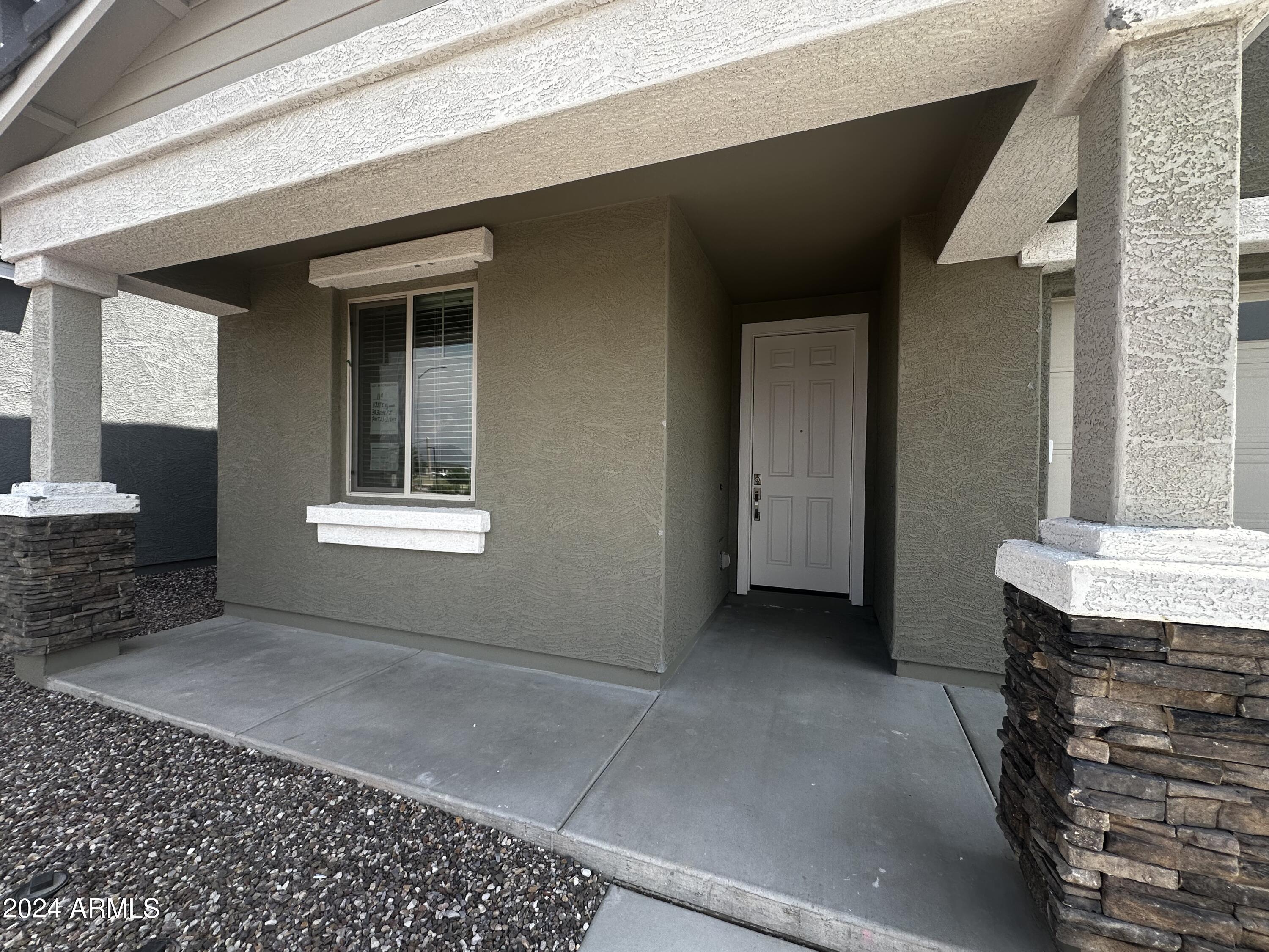 11337 E ULYSSES Avenue