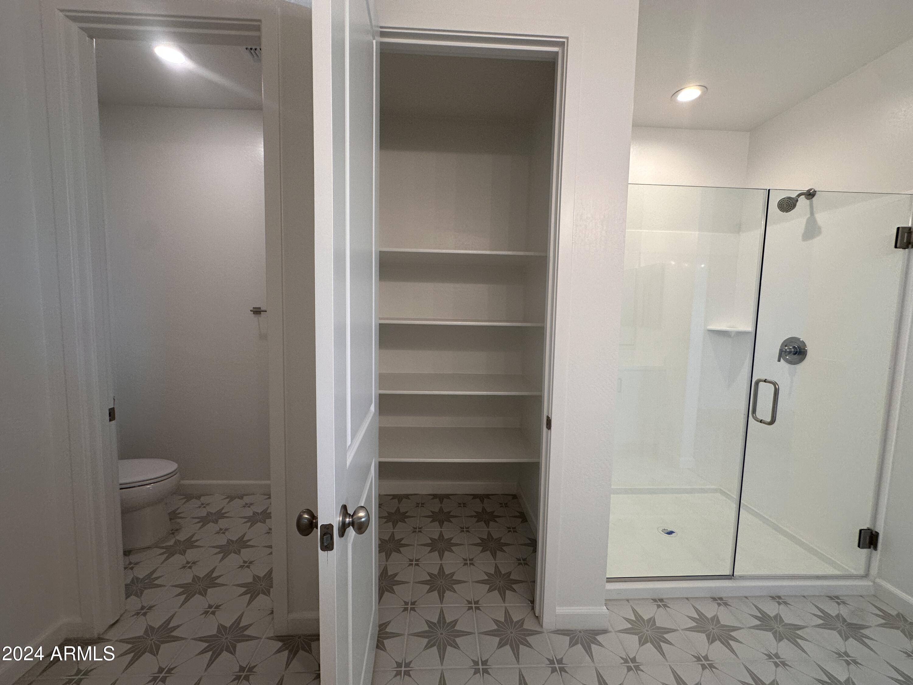 11337 E ULYSSES Avenue