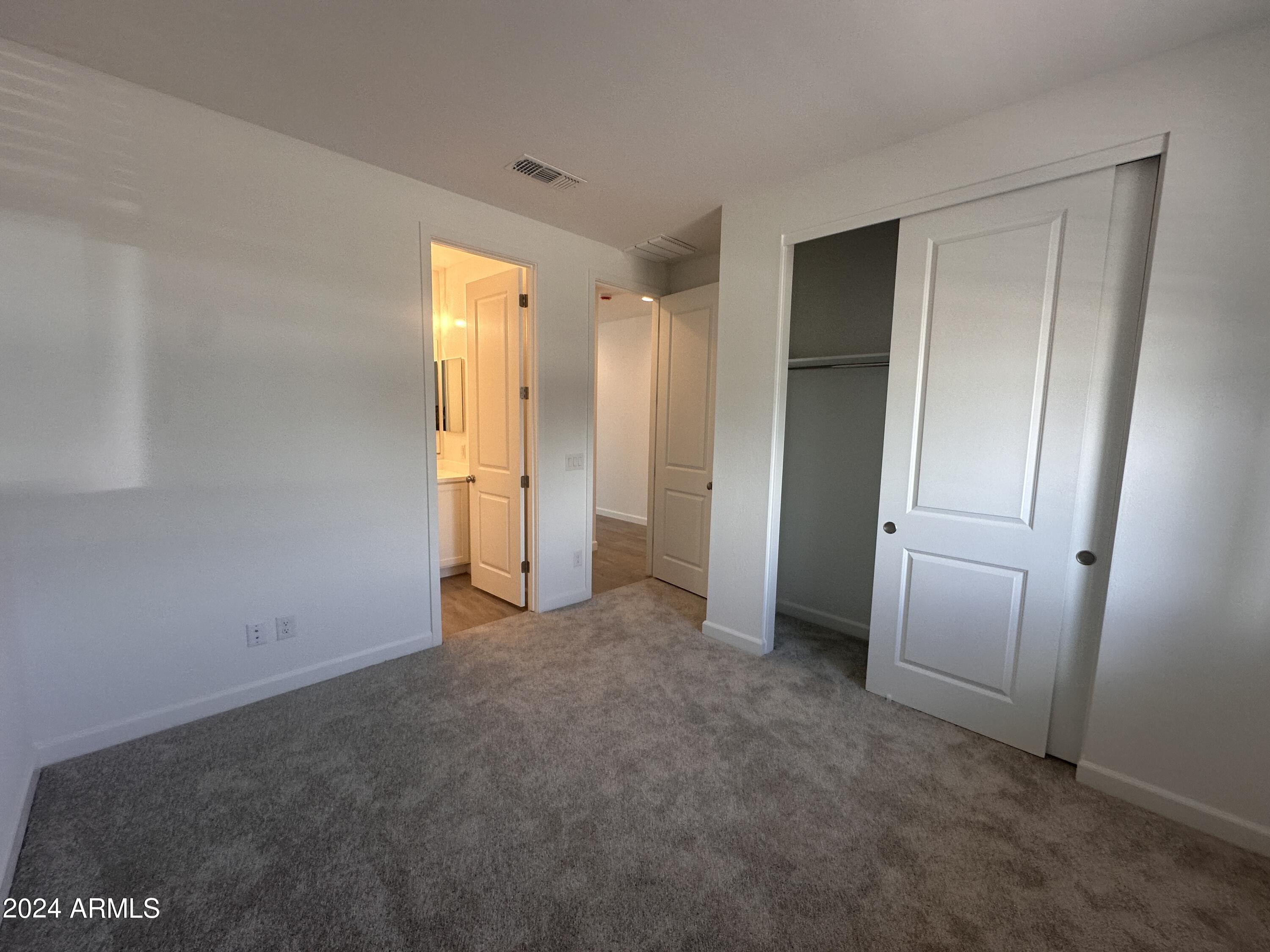 11337 E ULYSSES Avenue