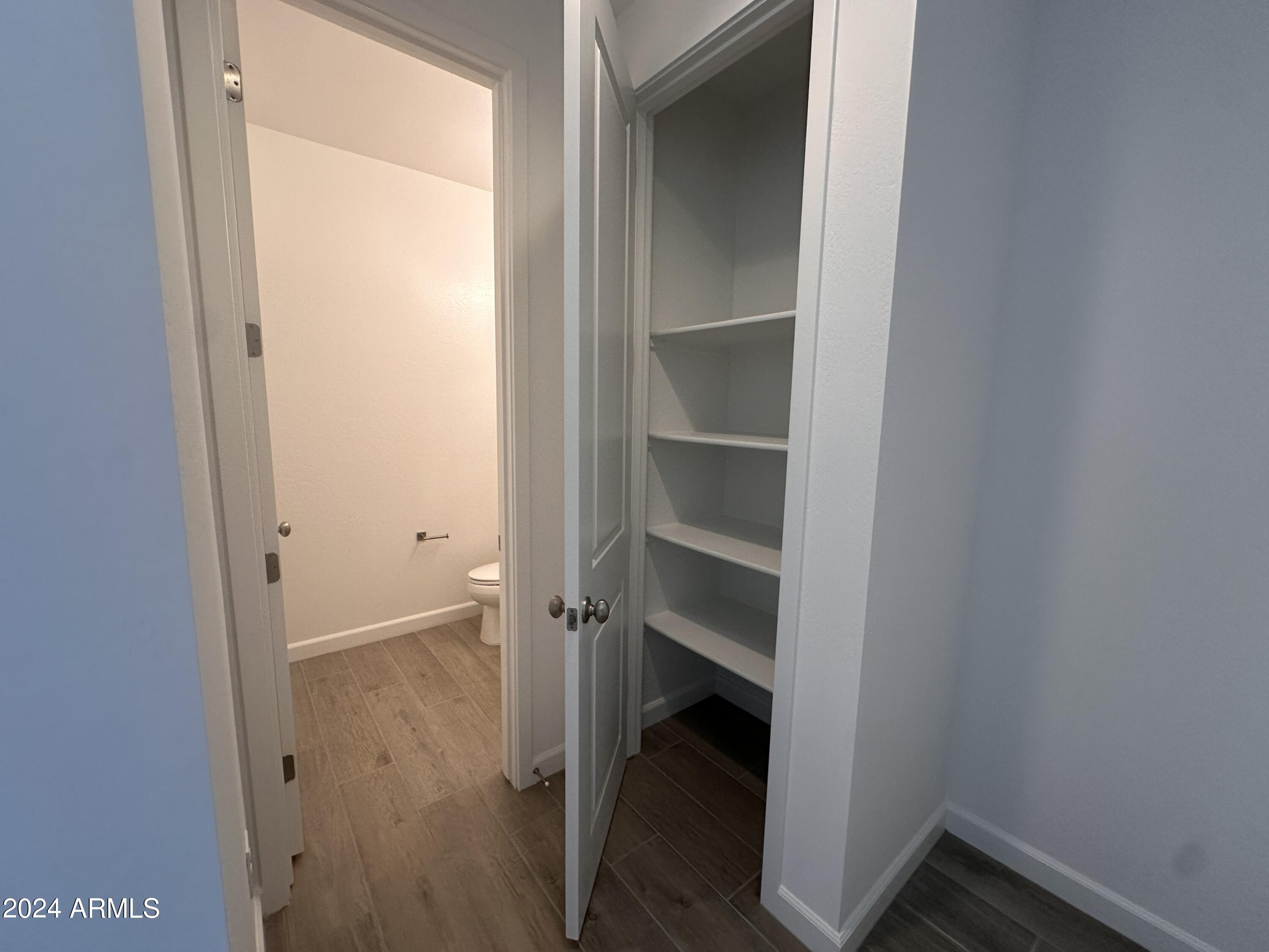 11337 E ULYSSES Avenue