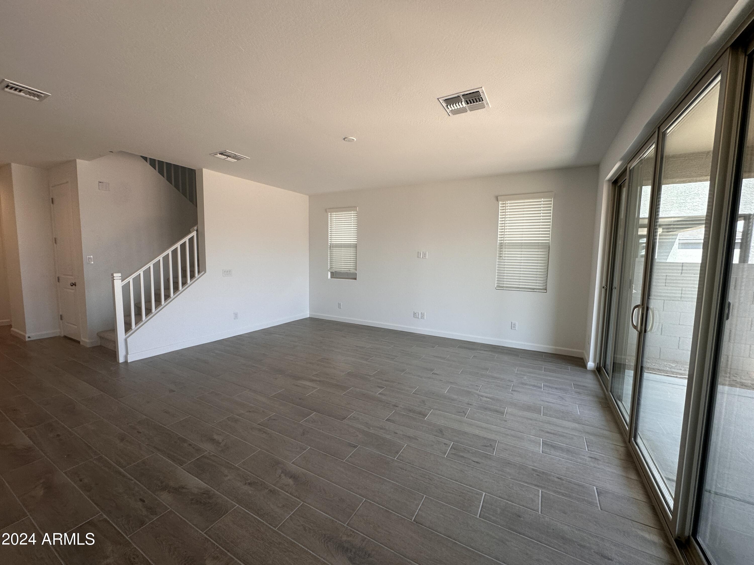 11337 E ULYSSES Avenue