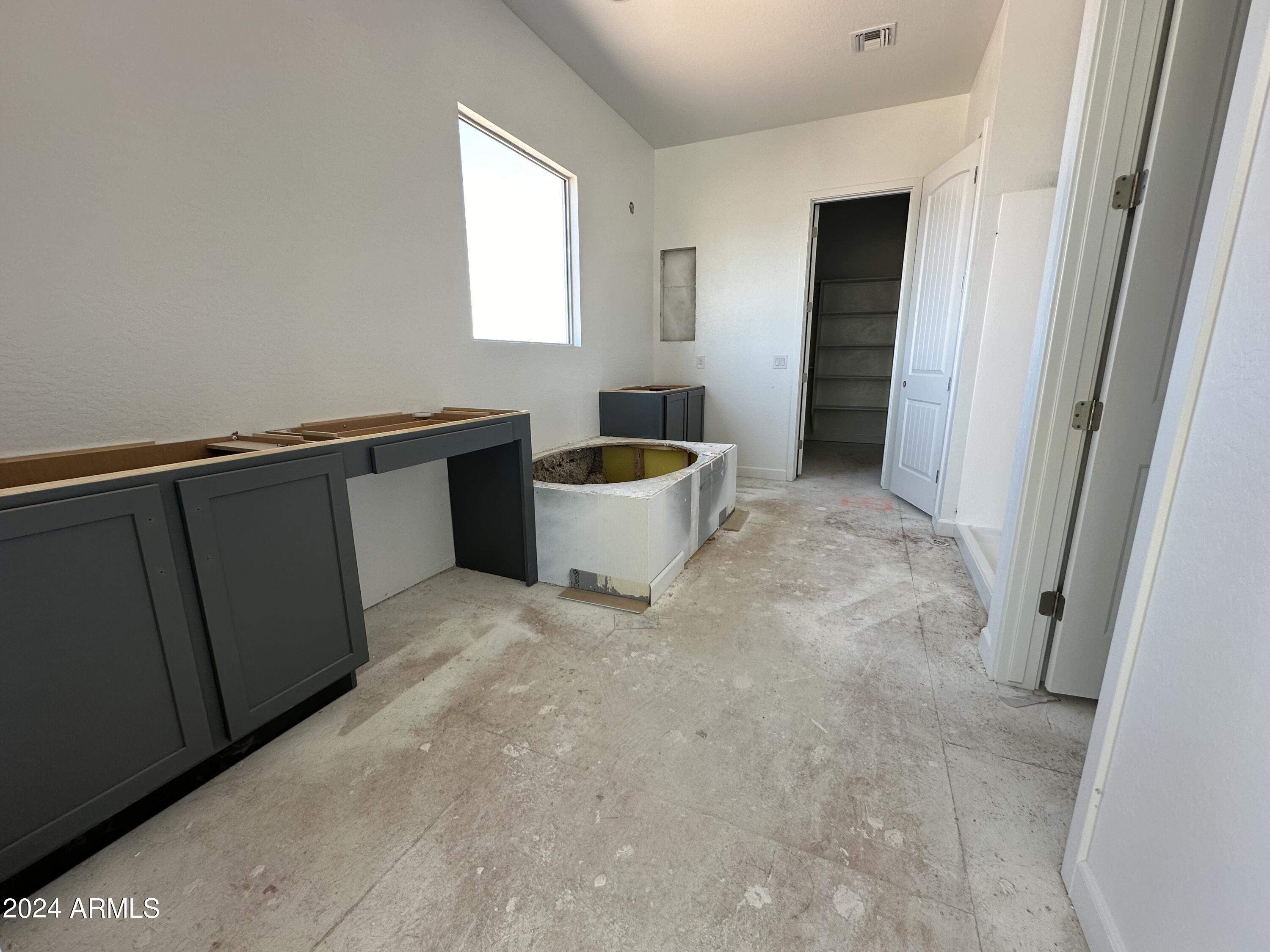 11522 E UTOPIA Avenue