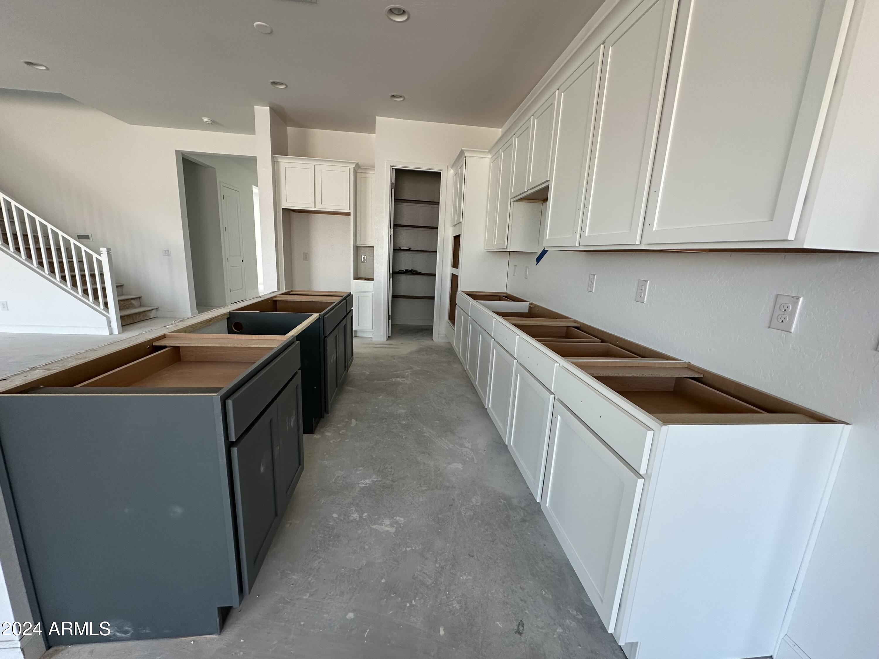 11522 E UTOPIA Avenue