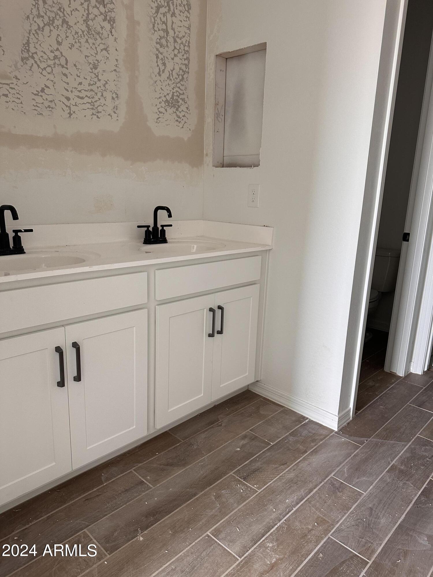 7682 W AVENIDA DEL REY --