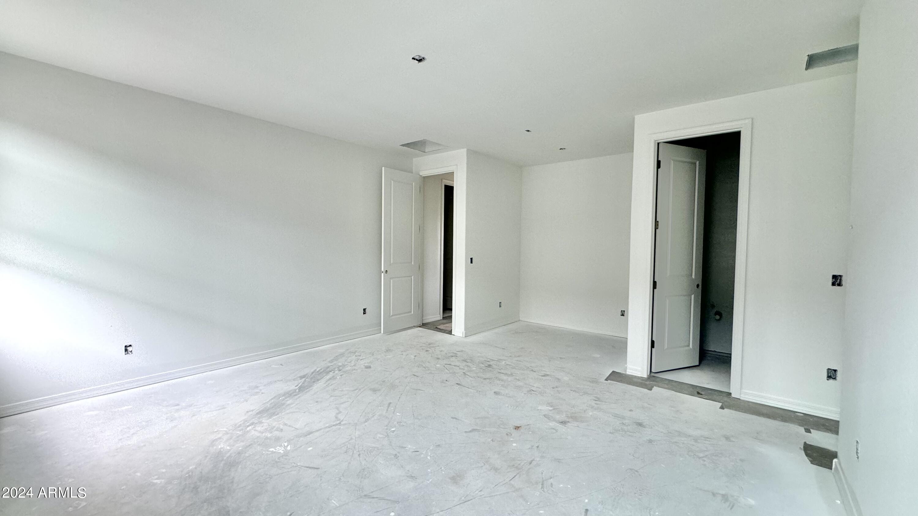 22912 E ROUNDUP Way