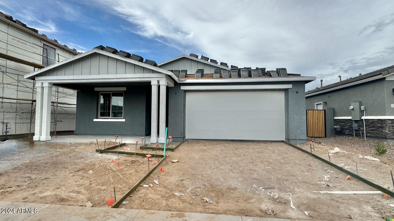 22912 E ROUNDUP Way