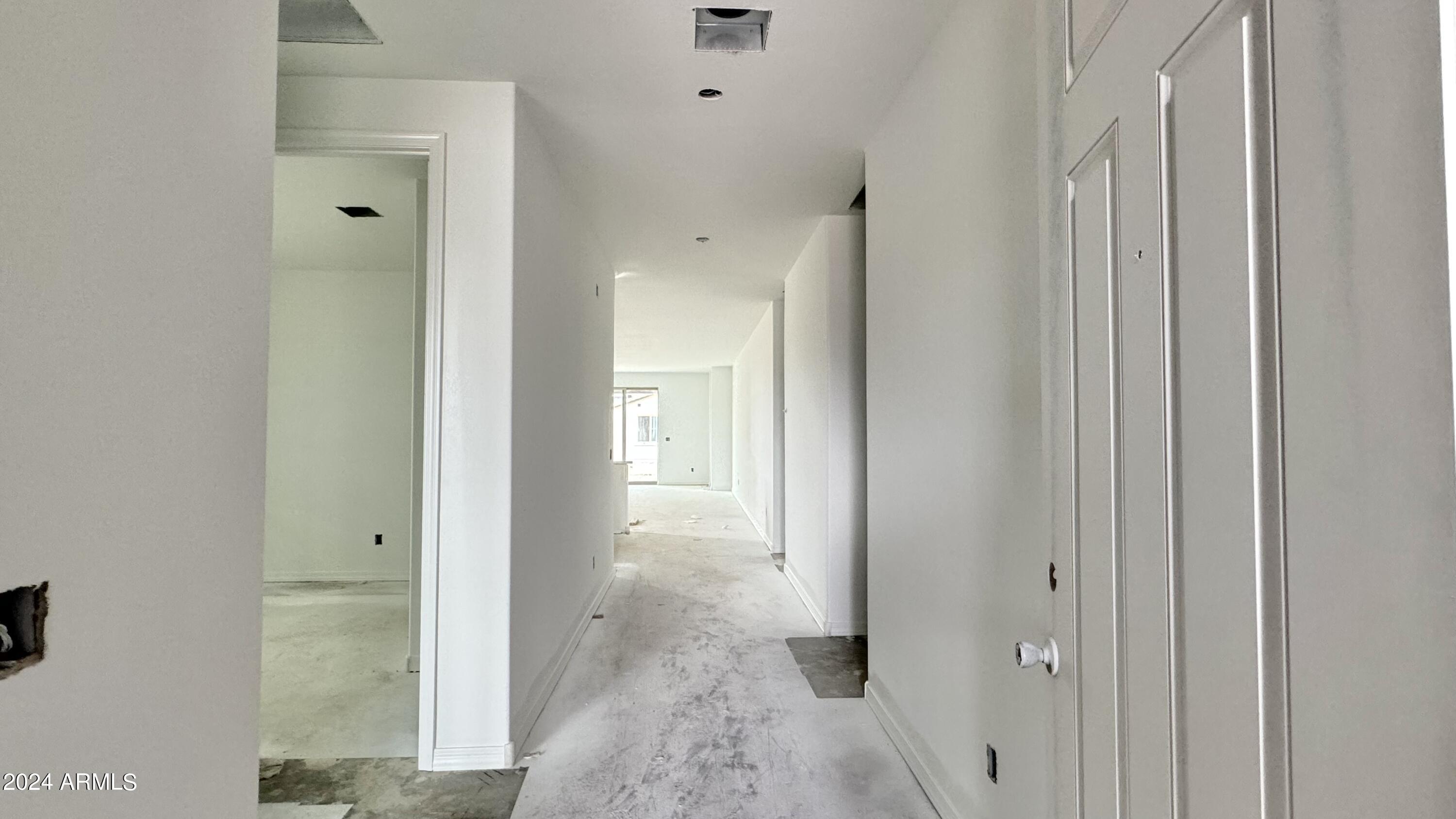 22912 E ROUNDUP Way