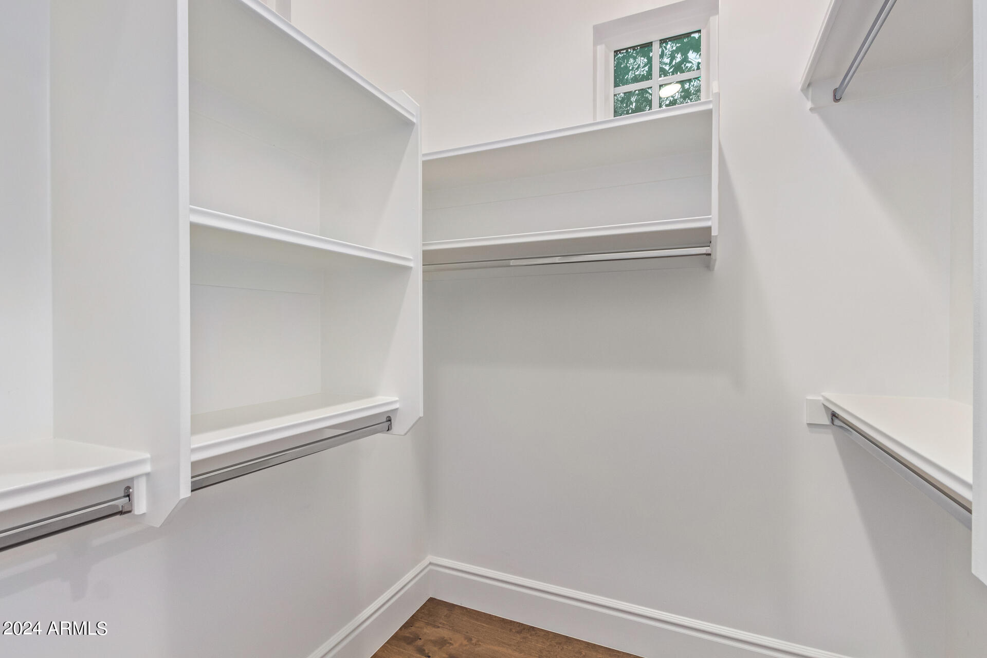 4018 E DEVONSHIRE Avenue