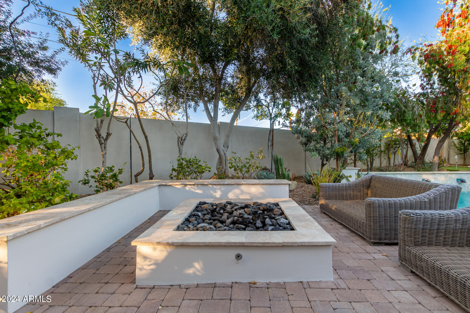 4018 E DEVONSHIRE Avenue