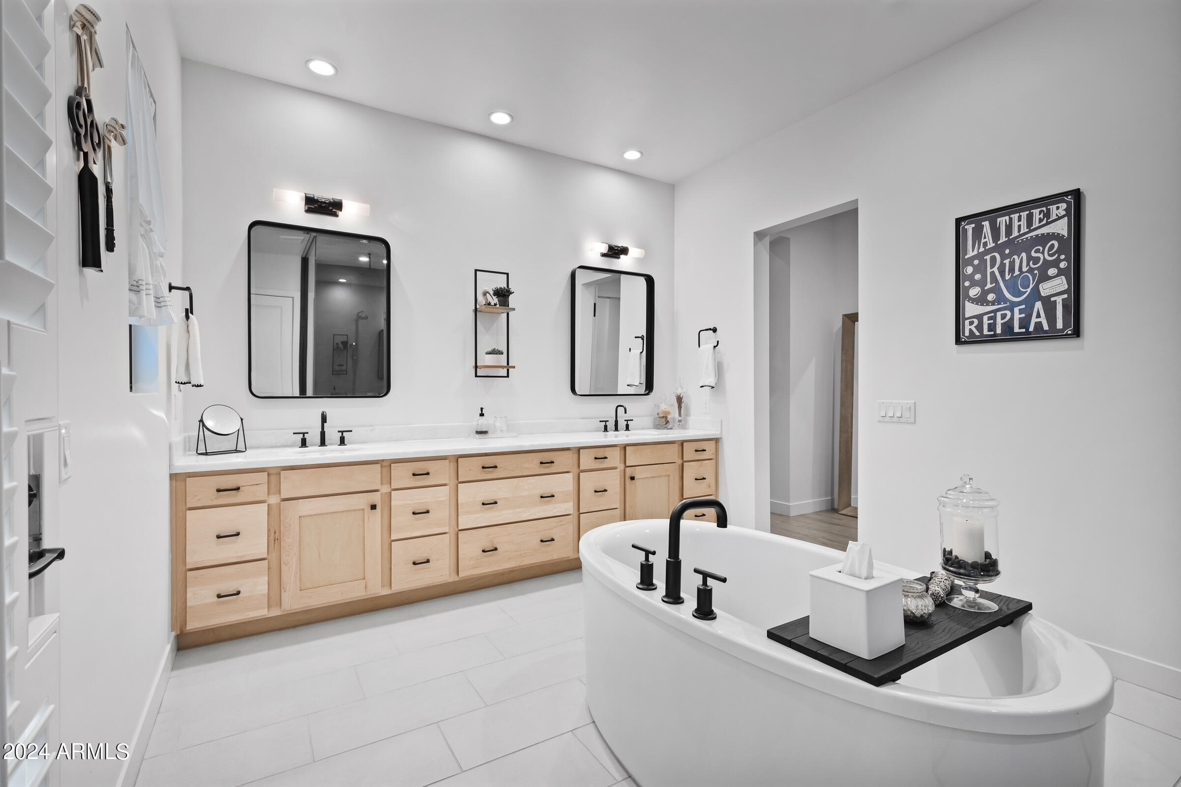 2668 E KINGBIRD Court