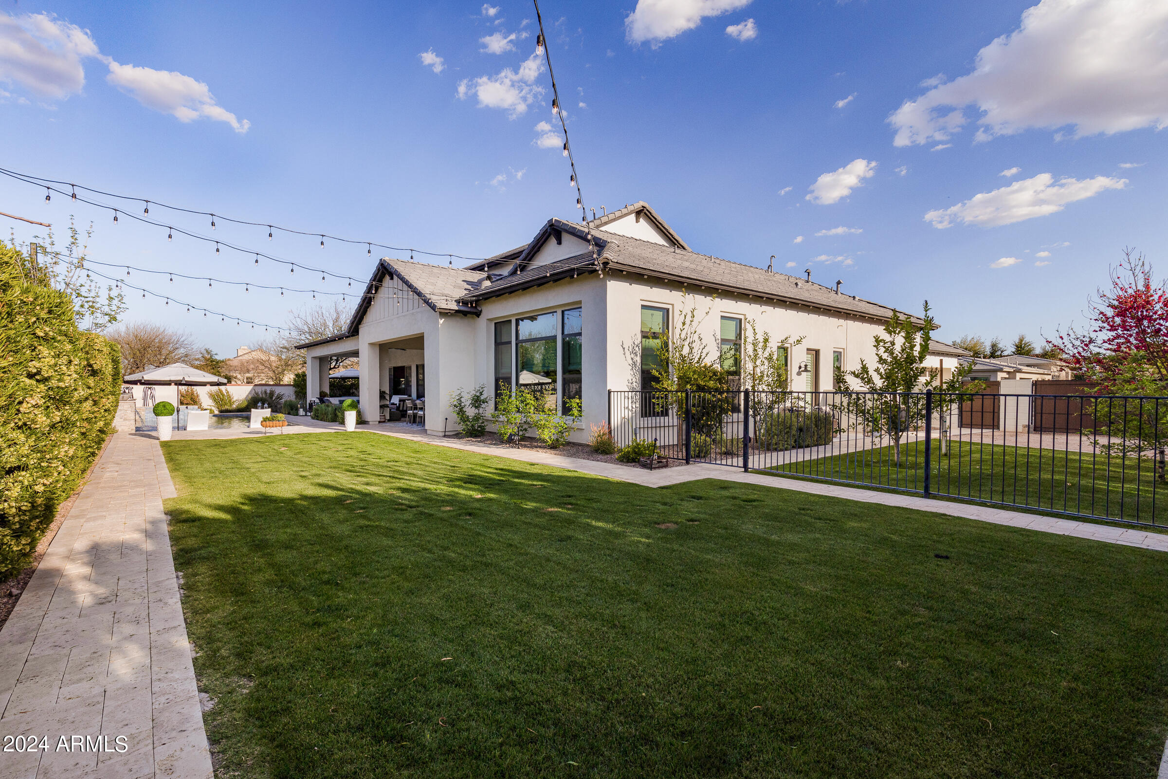 2668 E KINGBIRD Court