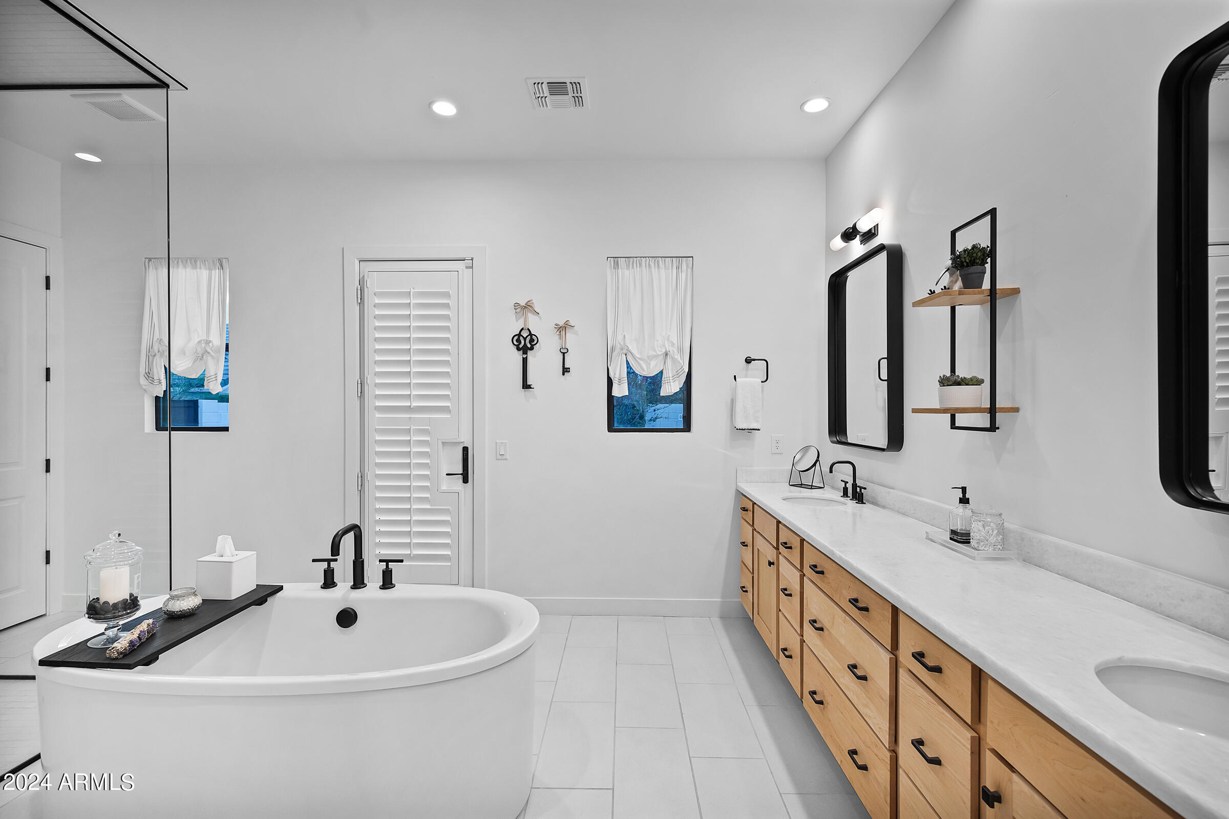 2668 E KINGBIRD Court