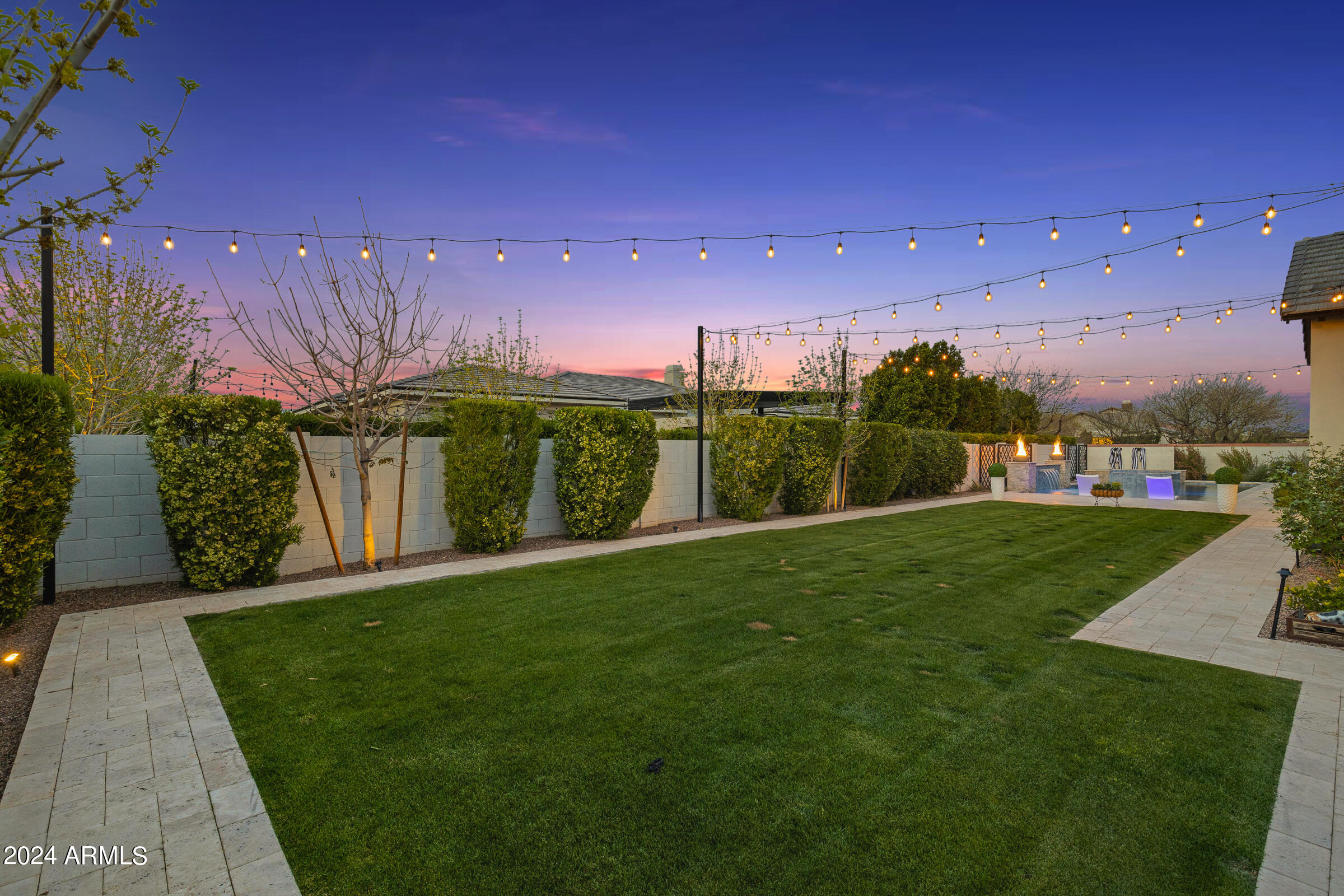 2668 E KINGBIRD Court