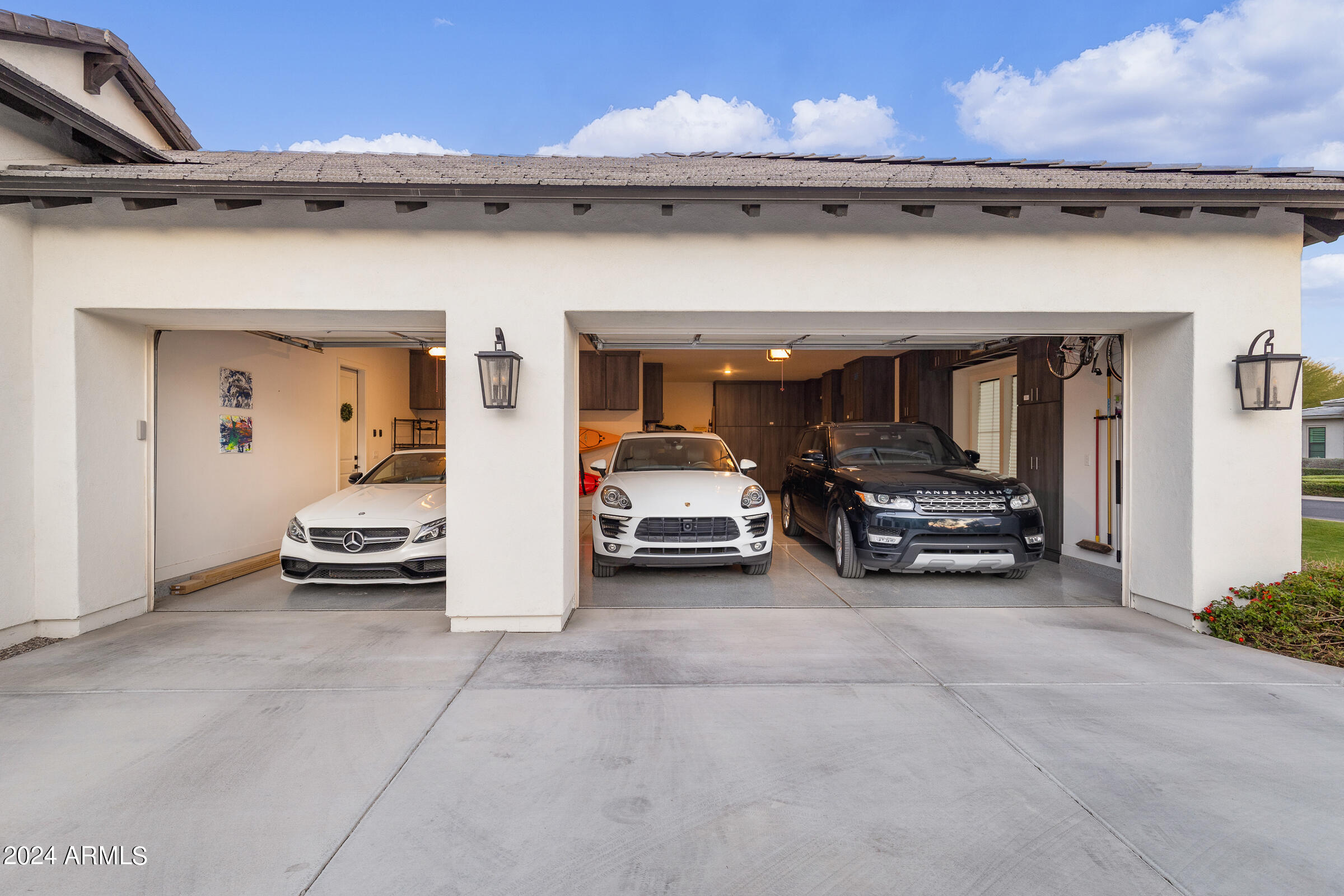 2668 E KINGBIRD Court