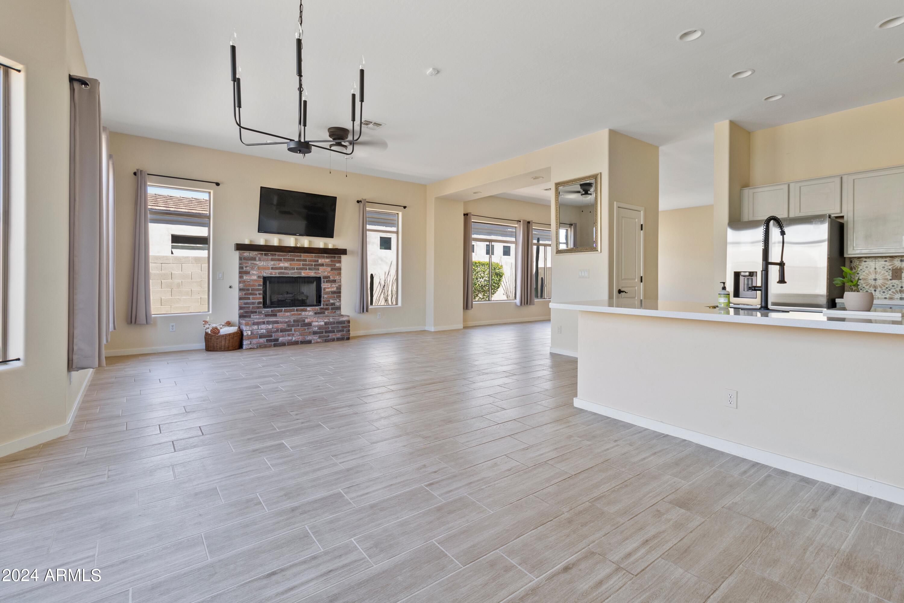 2224 E FAWN Drive