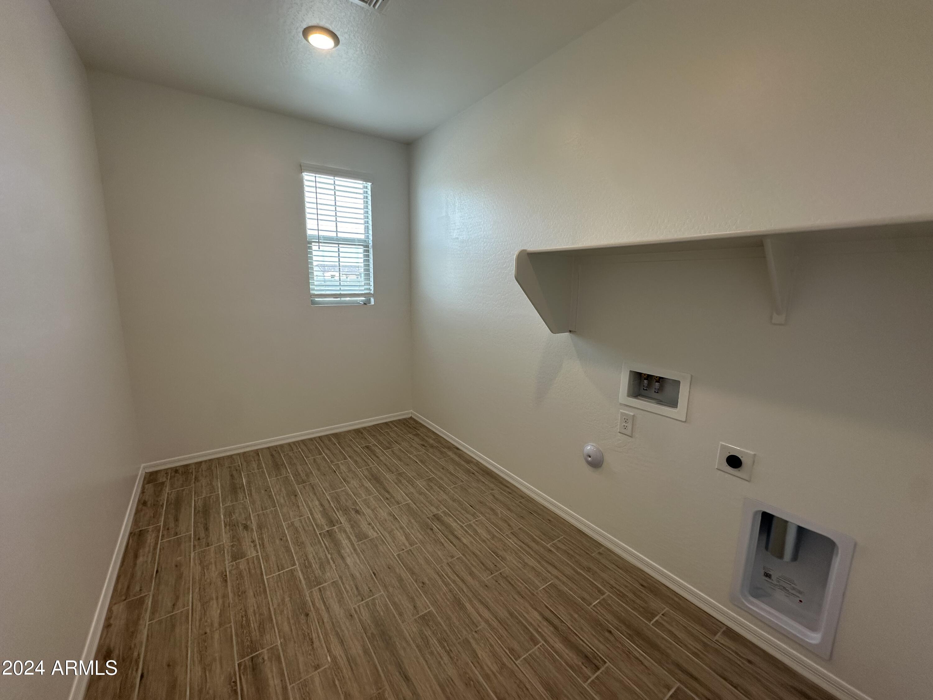 9431 E SECTOR Drive