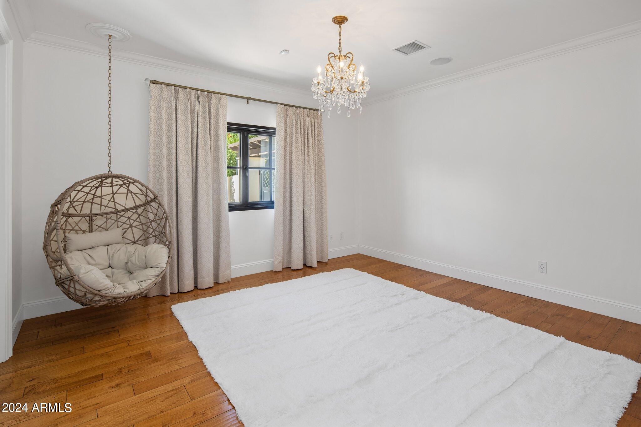8843 N 63RD Place