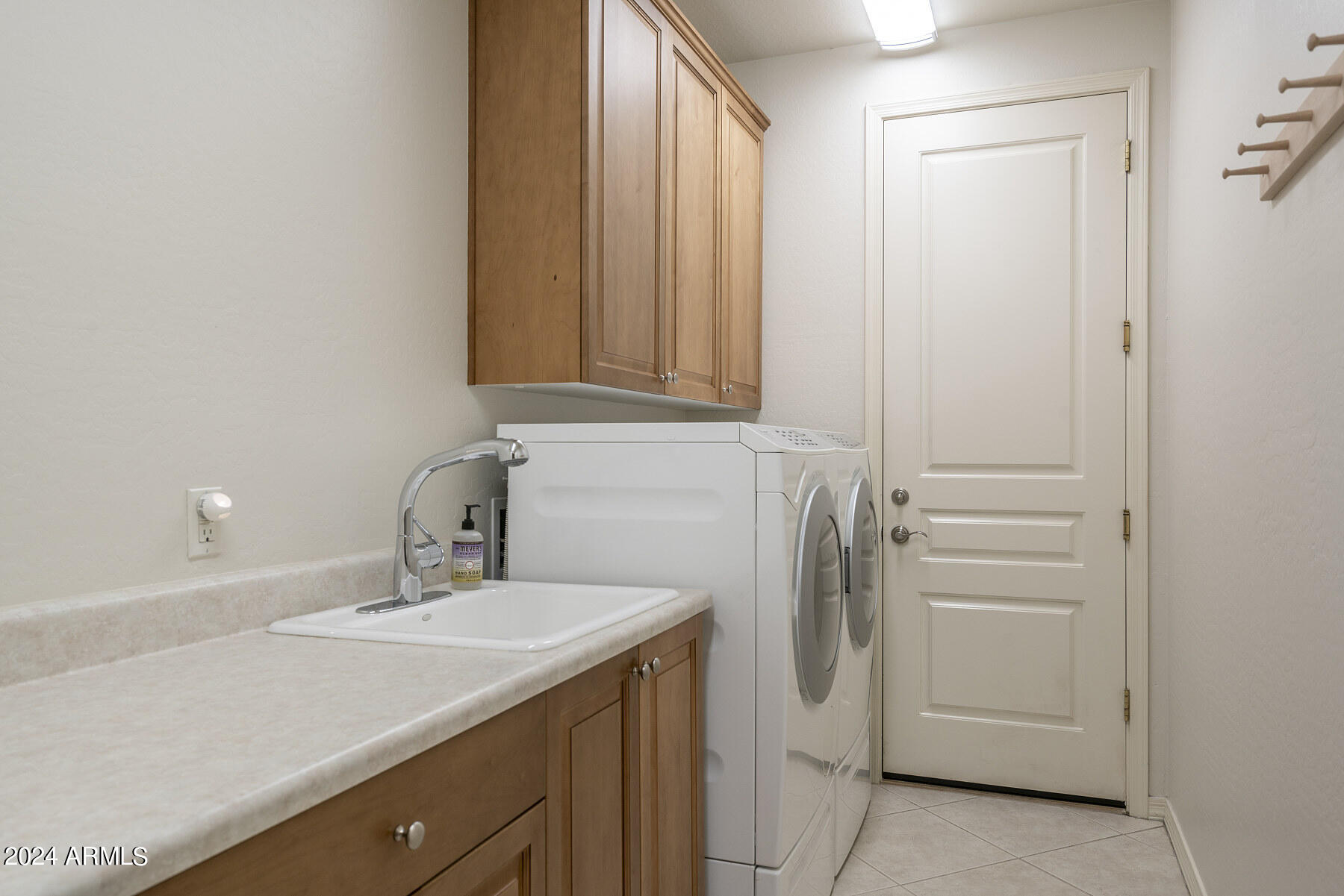 9741 E PEAK VIEW Road