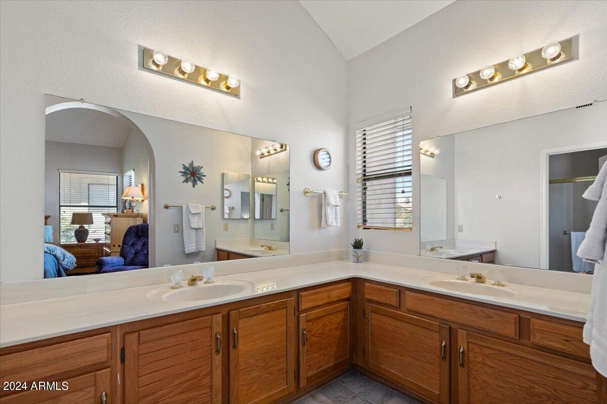 9705 E MOUNTAIN VIEW Road # 1084