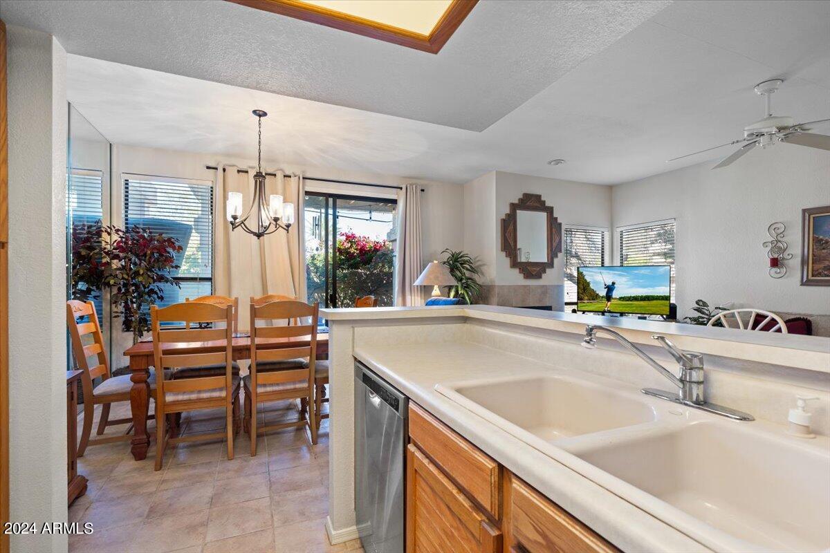 9705 E MOUNTAIN VIEW Road # 1084