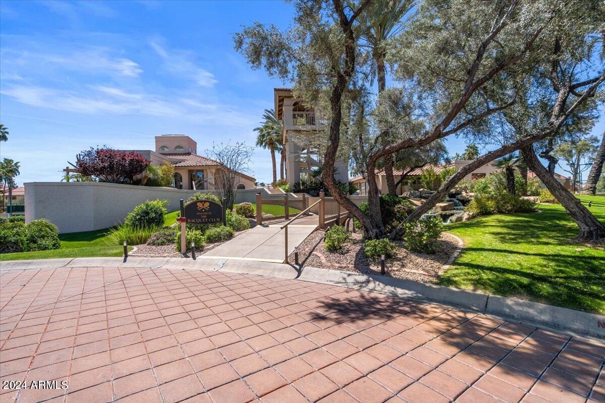 9705 E MOUNTAIN VIEW Road # 1084