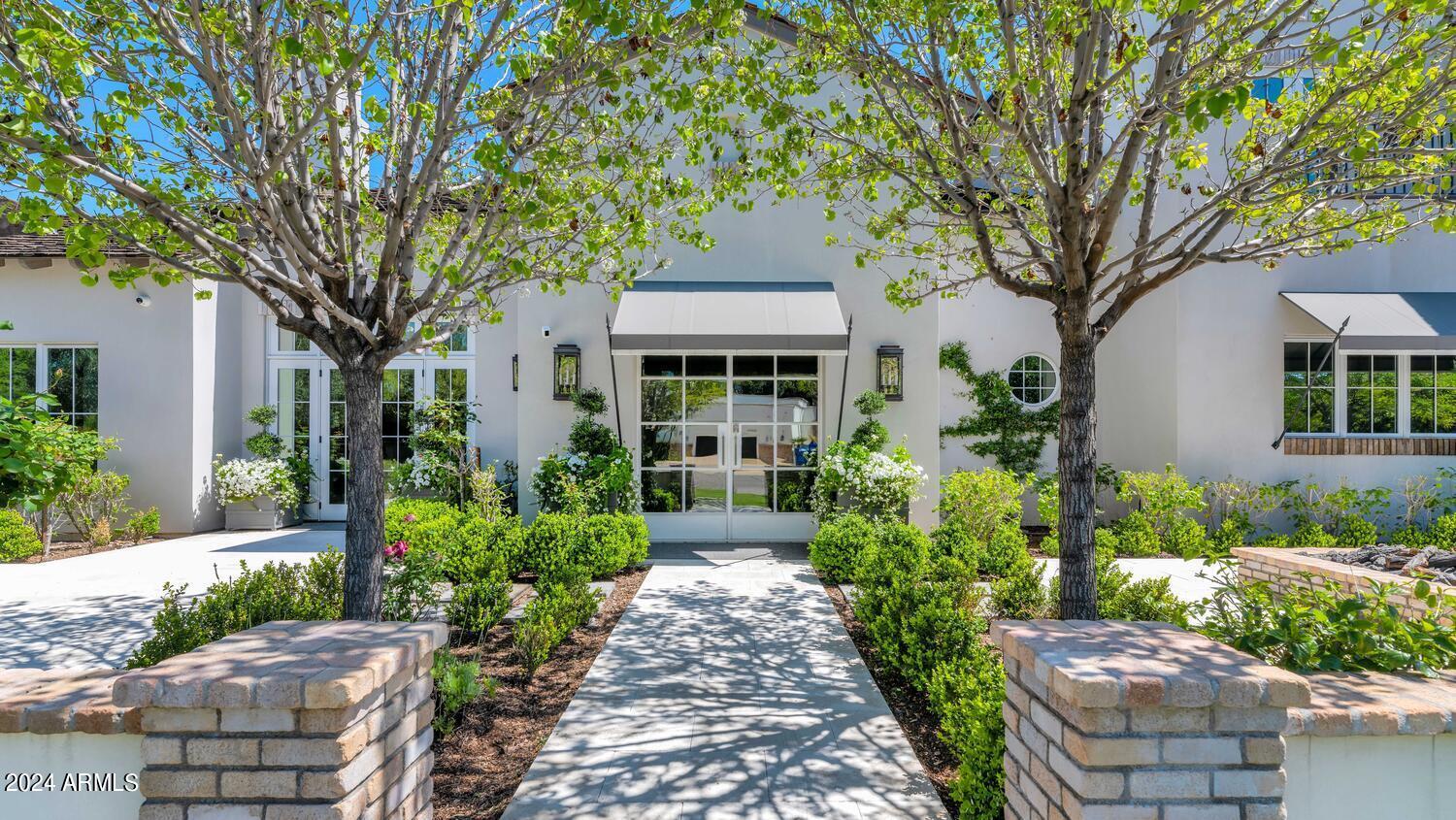 4615 N ROYAL PALM Circle