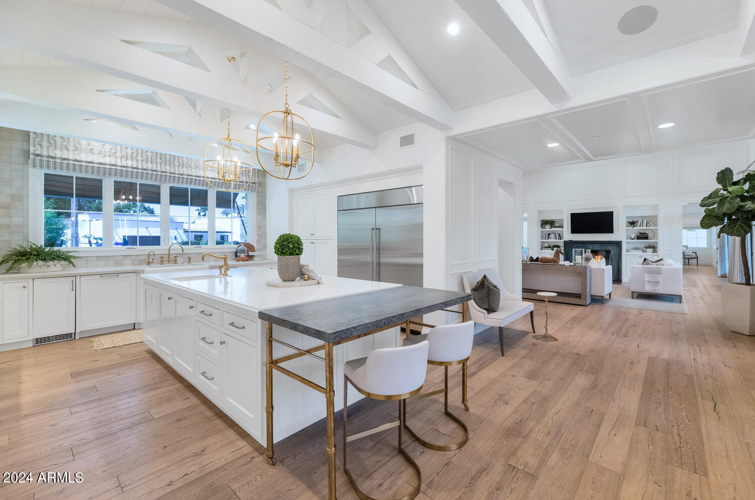 4615 N ROYAL PALM Circle