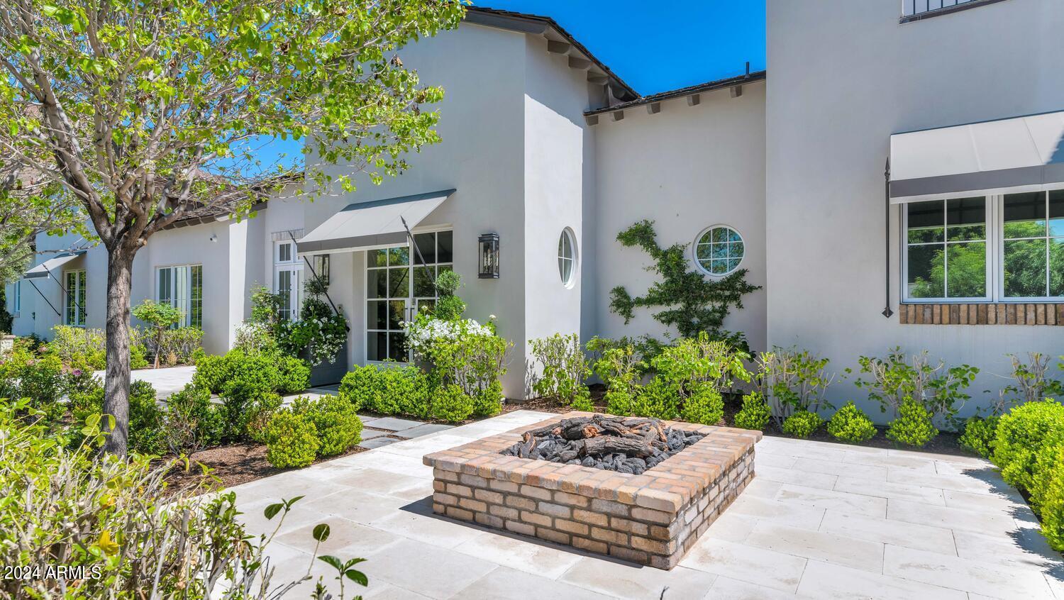 4615 N ROYAL PALM Circle