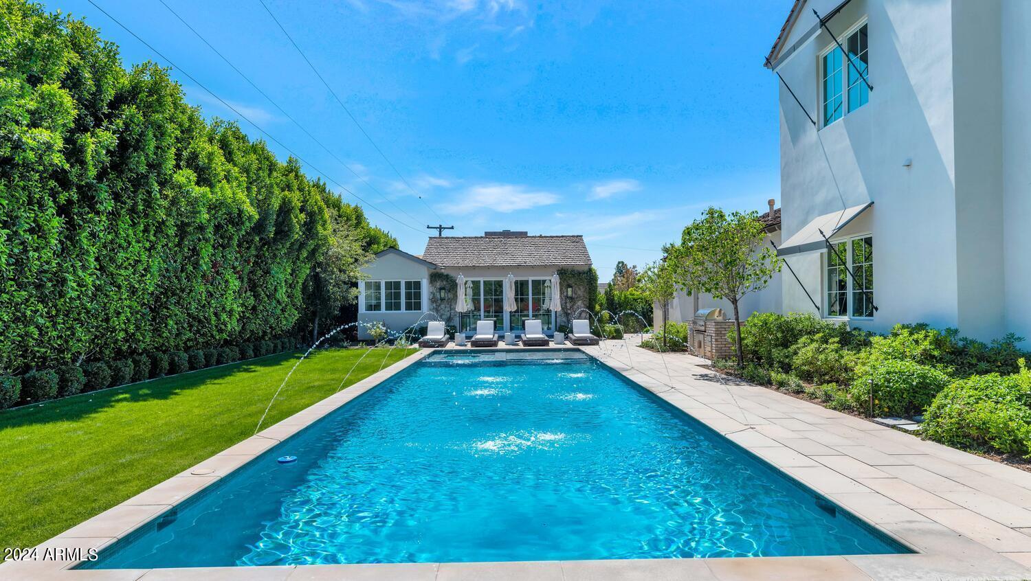 4615 N ROYAL PALM Circle