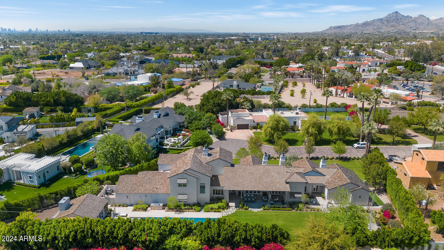 4615 N ROYAL PALM Circle