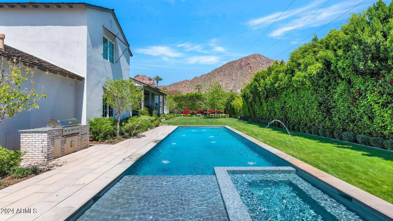 4615 N ROYAL PALM Circle