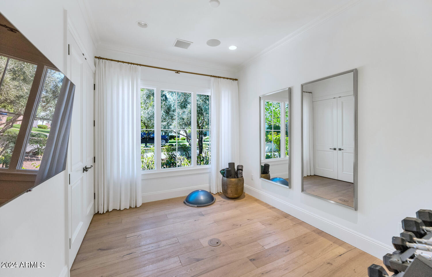 4615 N ROYAL PALM Circle