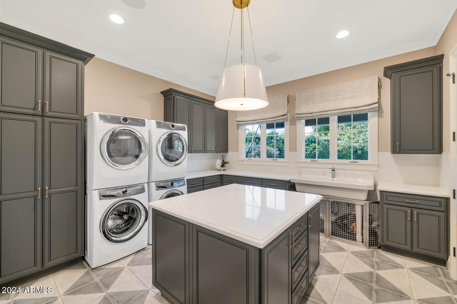4615 N ROYAL PALM Circle