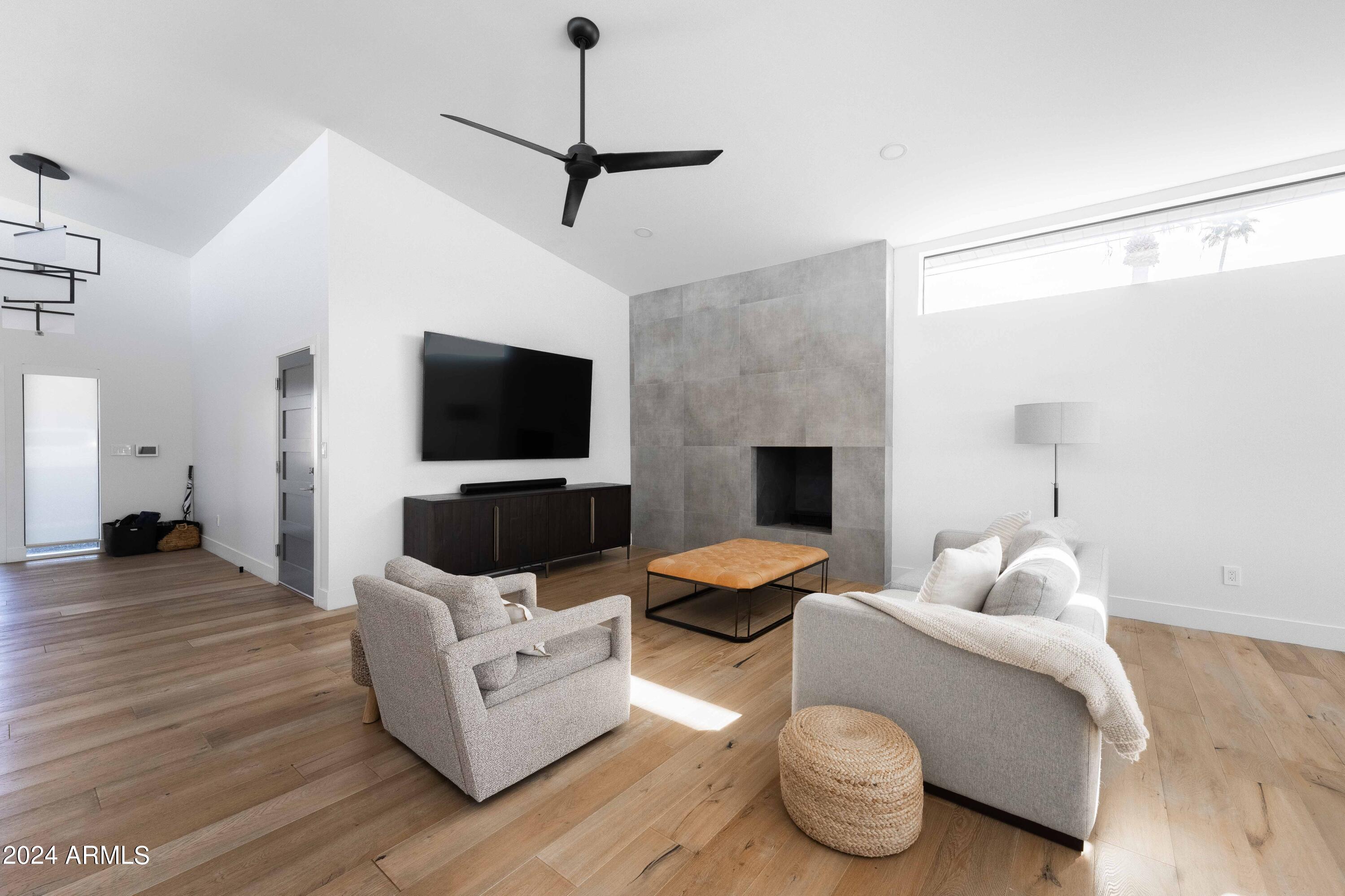 3433 E SELLS Drive