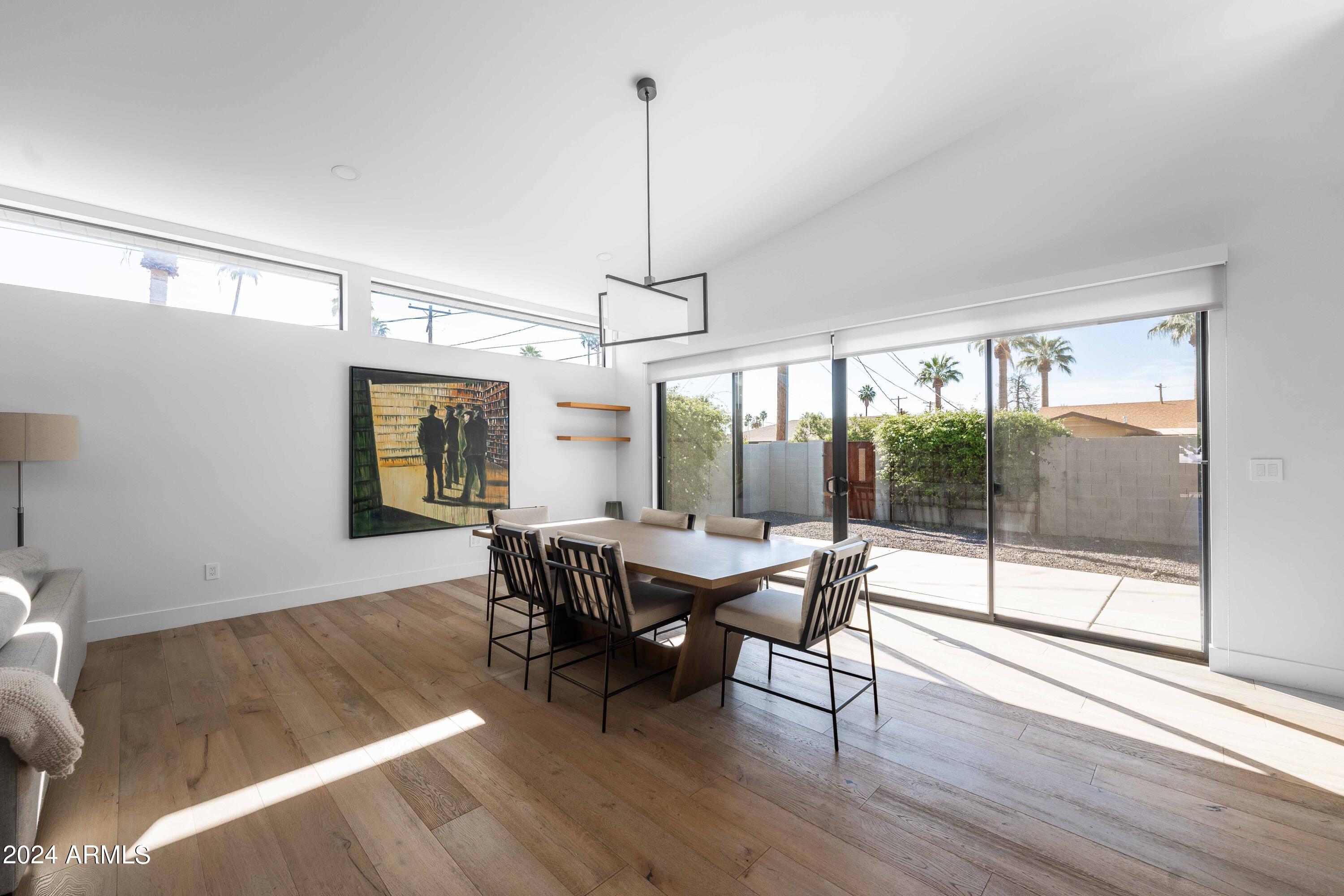 3433 E SELLS Drive