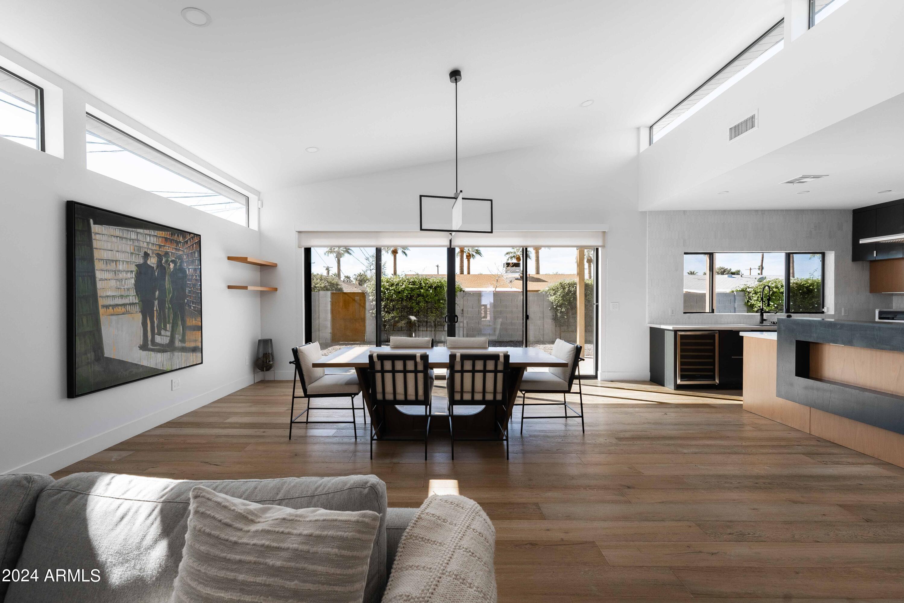 3433 E SELLS Drive