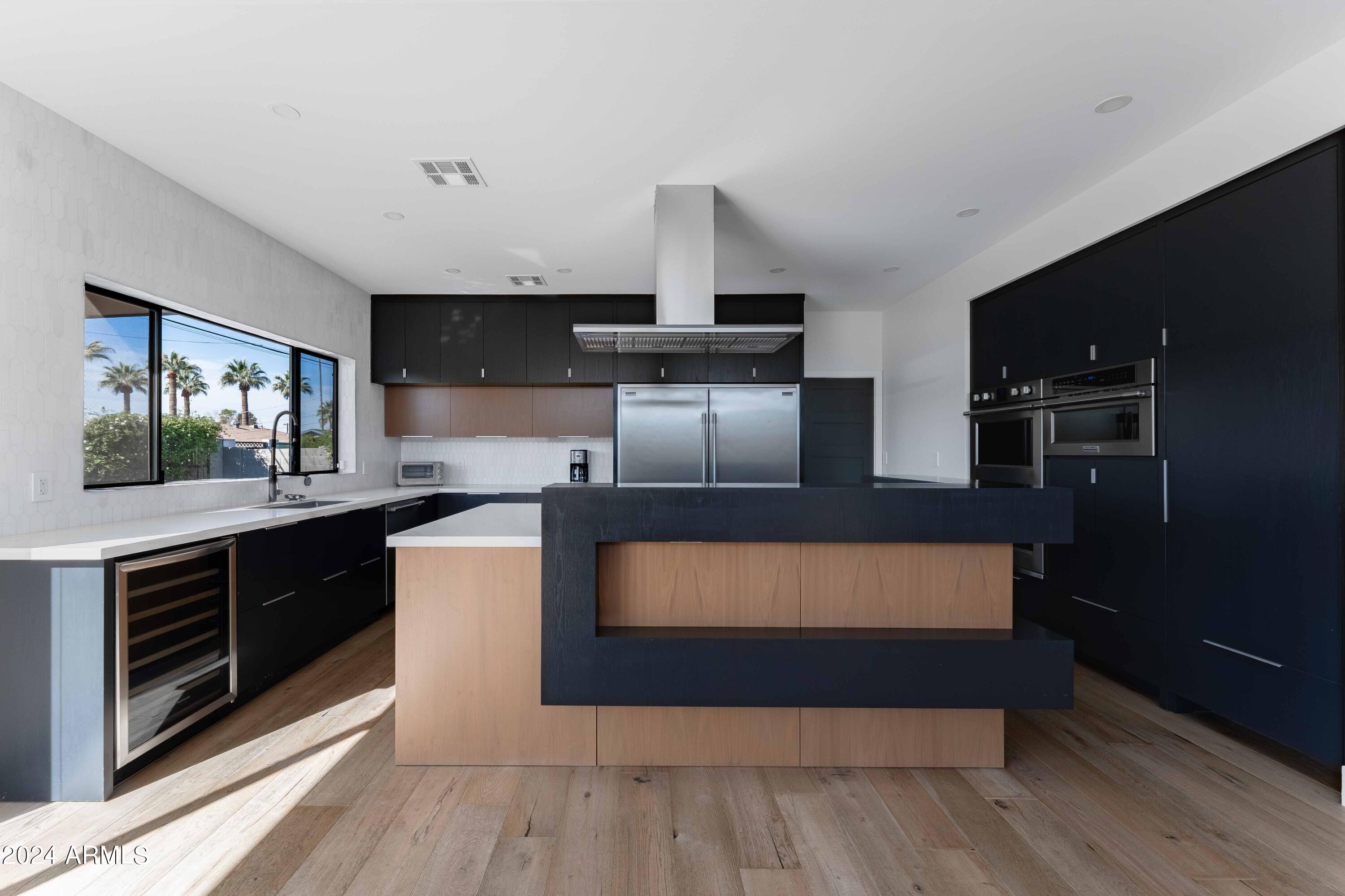 3433 E SELLS Drive