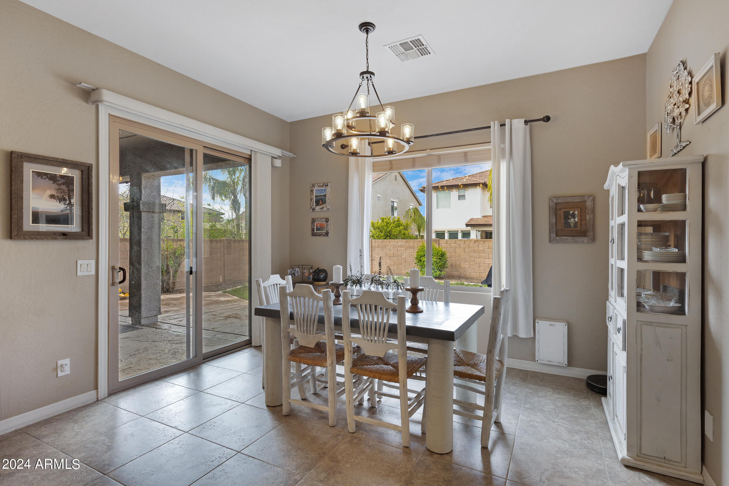 20244 E VIA DE COLINA --