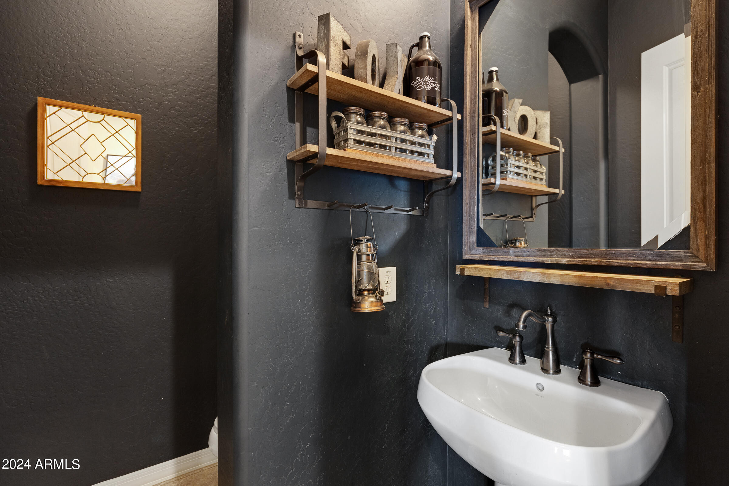 20244 E VIA DE COLINA --