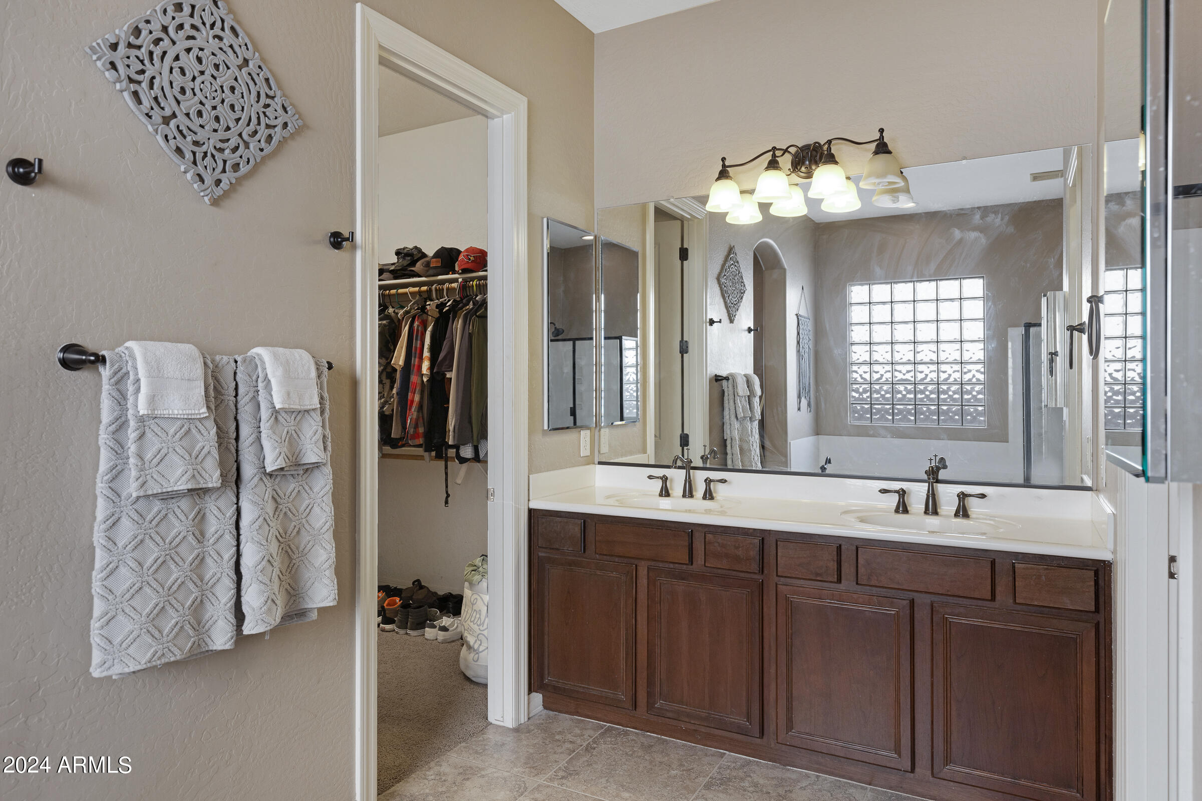 20244 E VIA DE COLINA --