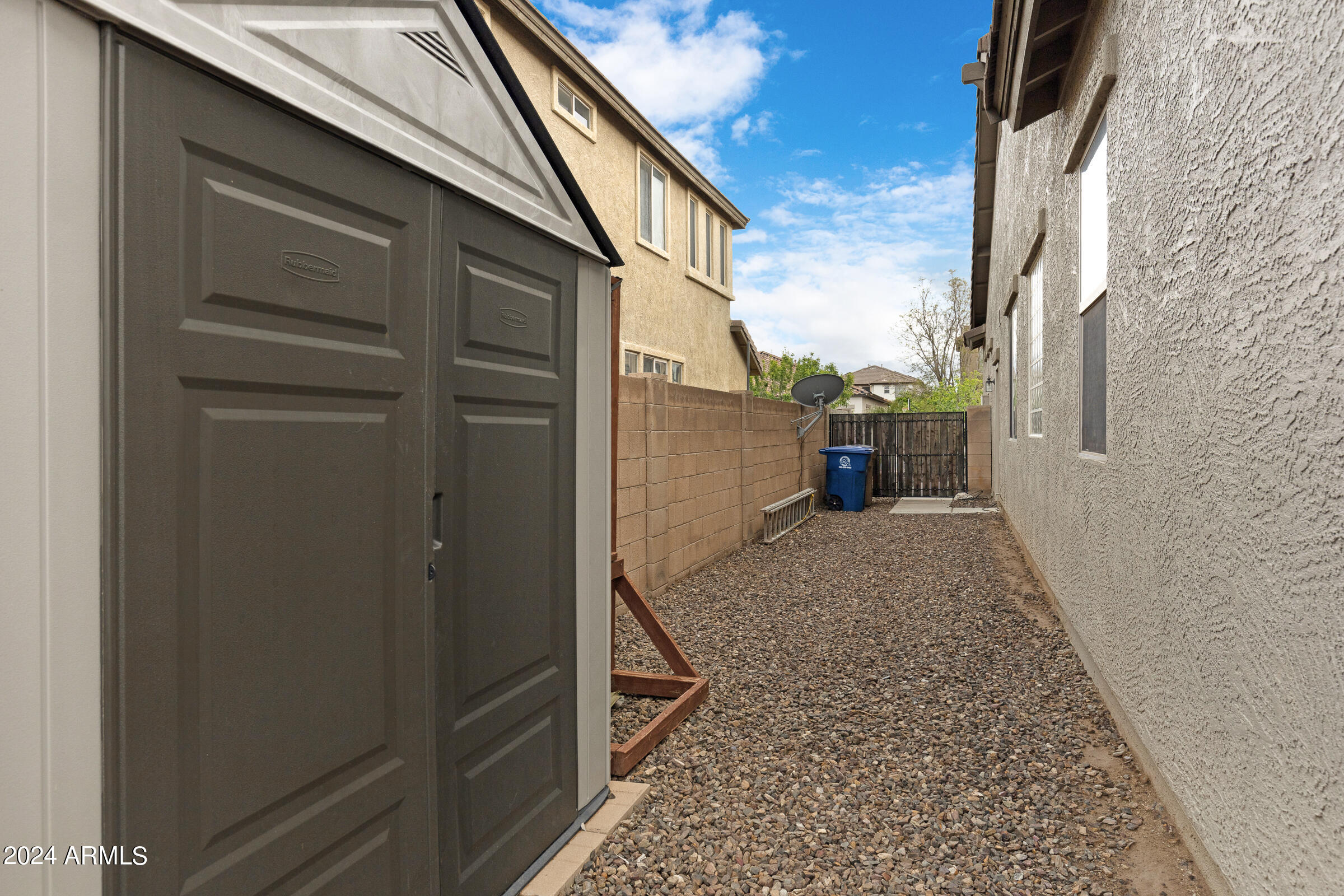 20244 E VIA DE COLINA --