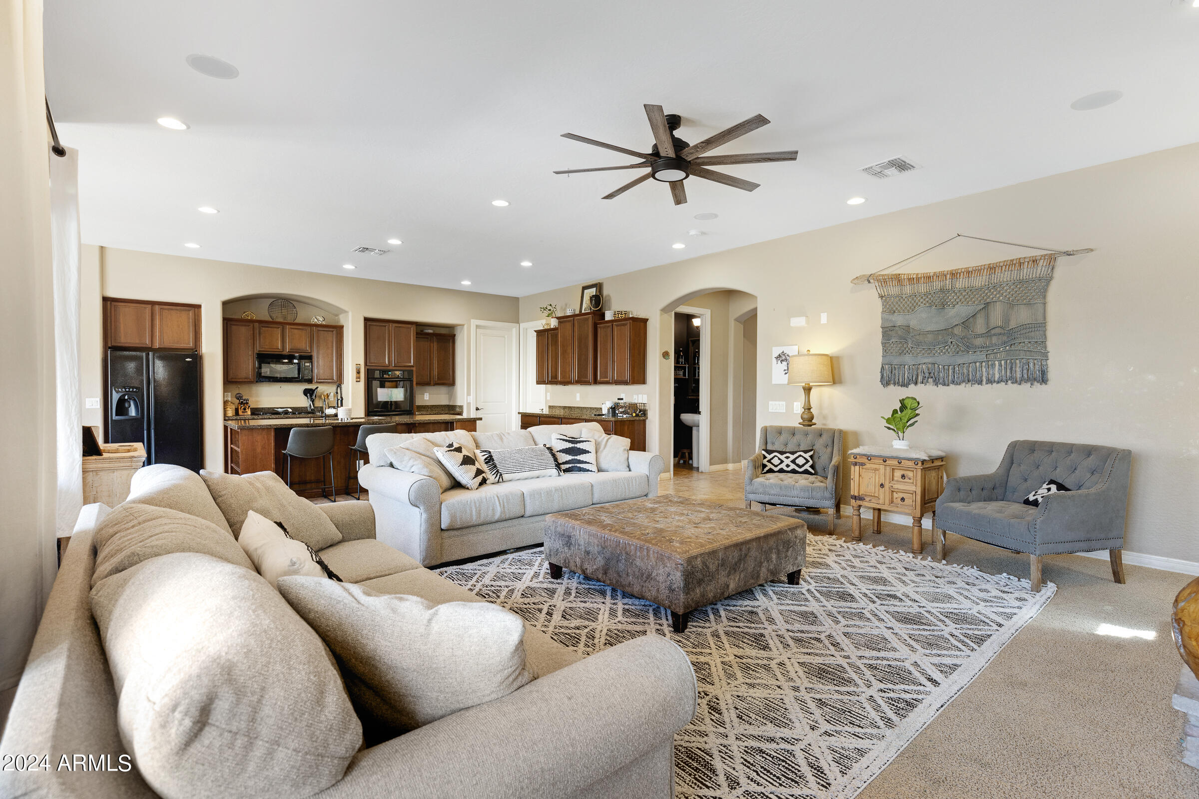 20244 E VIA DE COLINA --