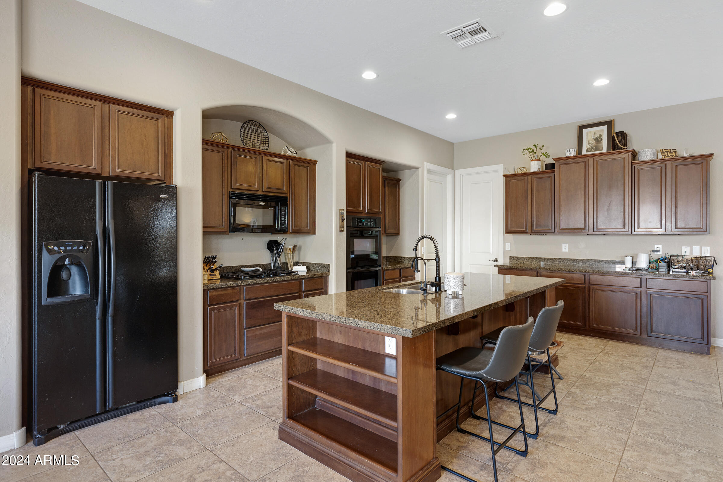 20244 E VIA DE COLINA --